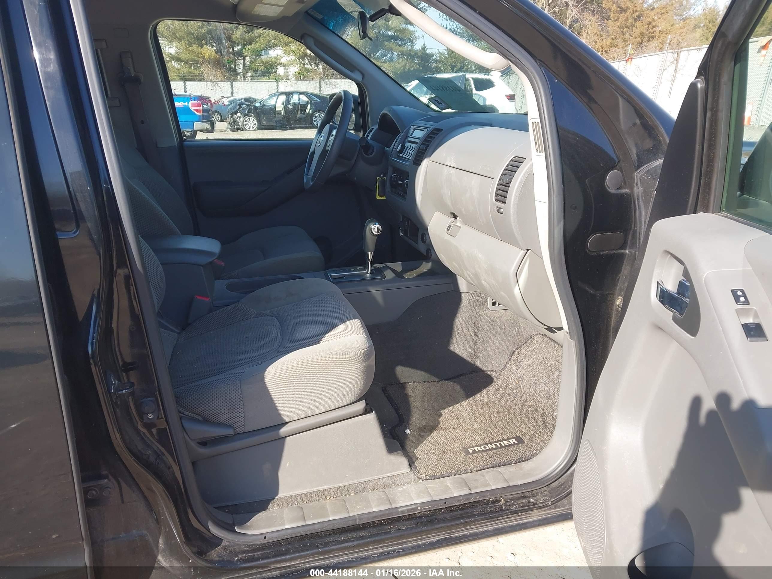 NISSAN FRONTIER image 5