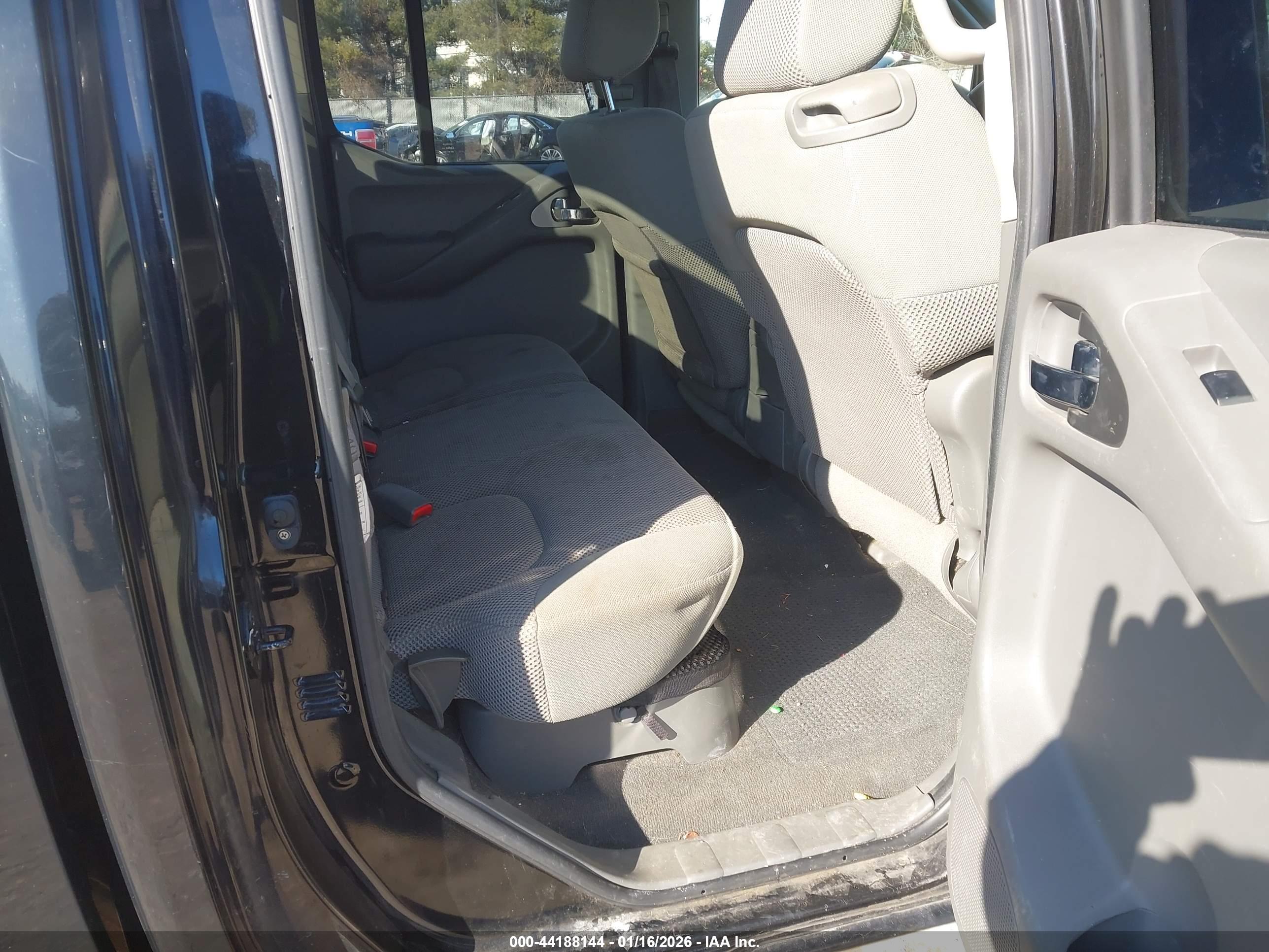 NISSAN FRONTIER image 8