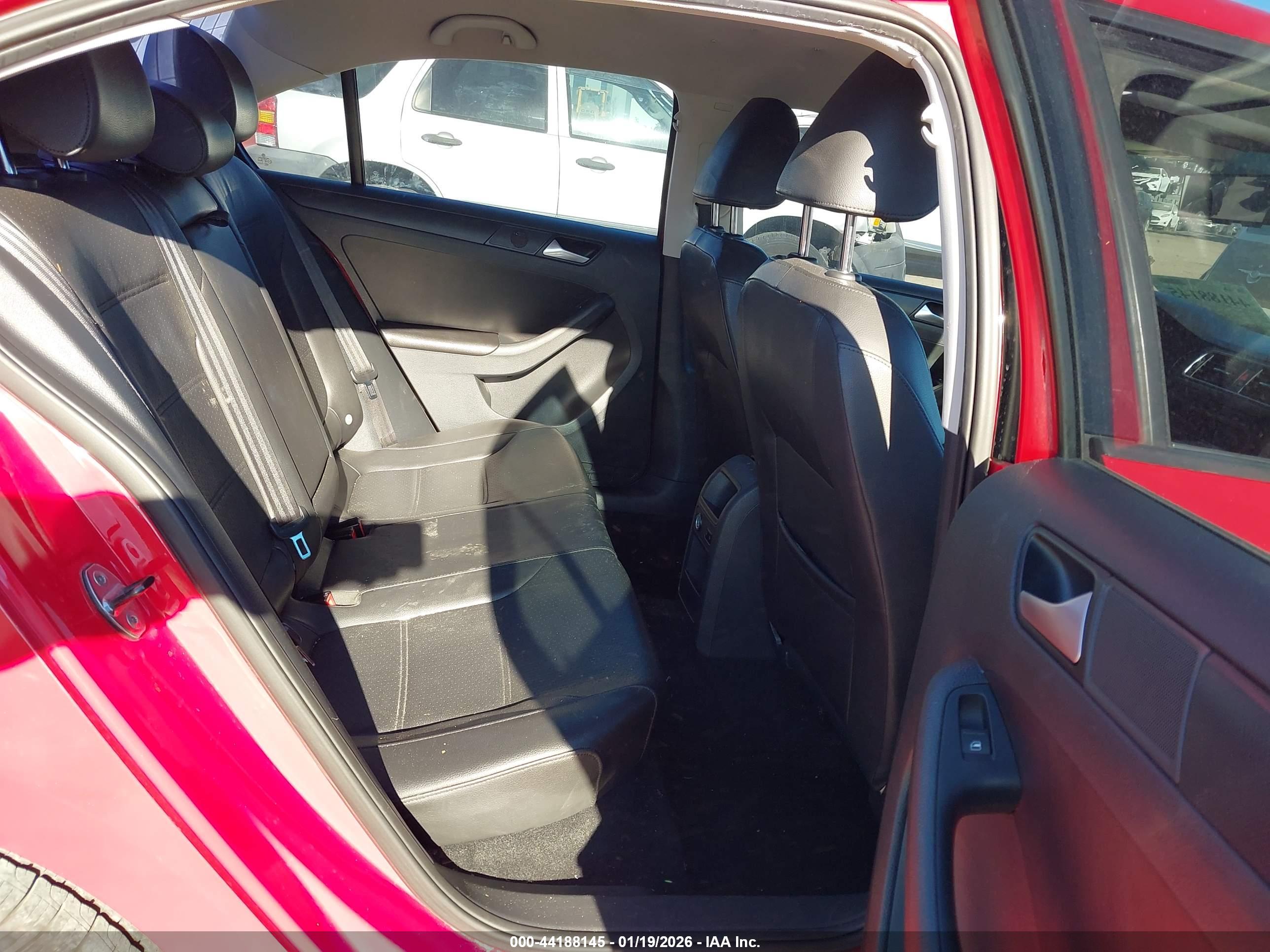 VOLKSWAGEN JETTA image 8
