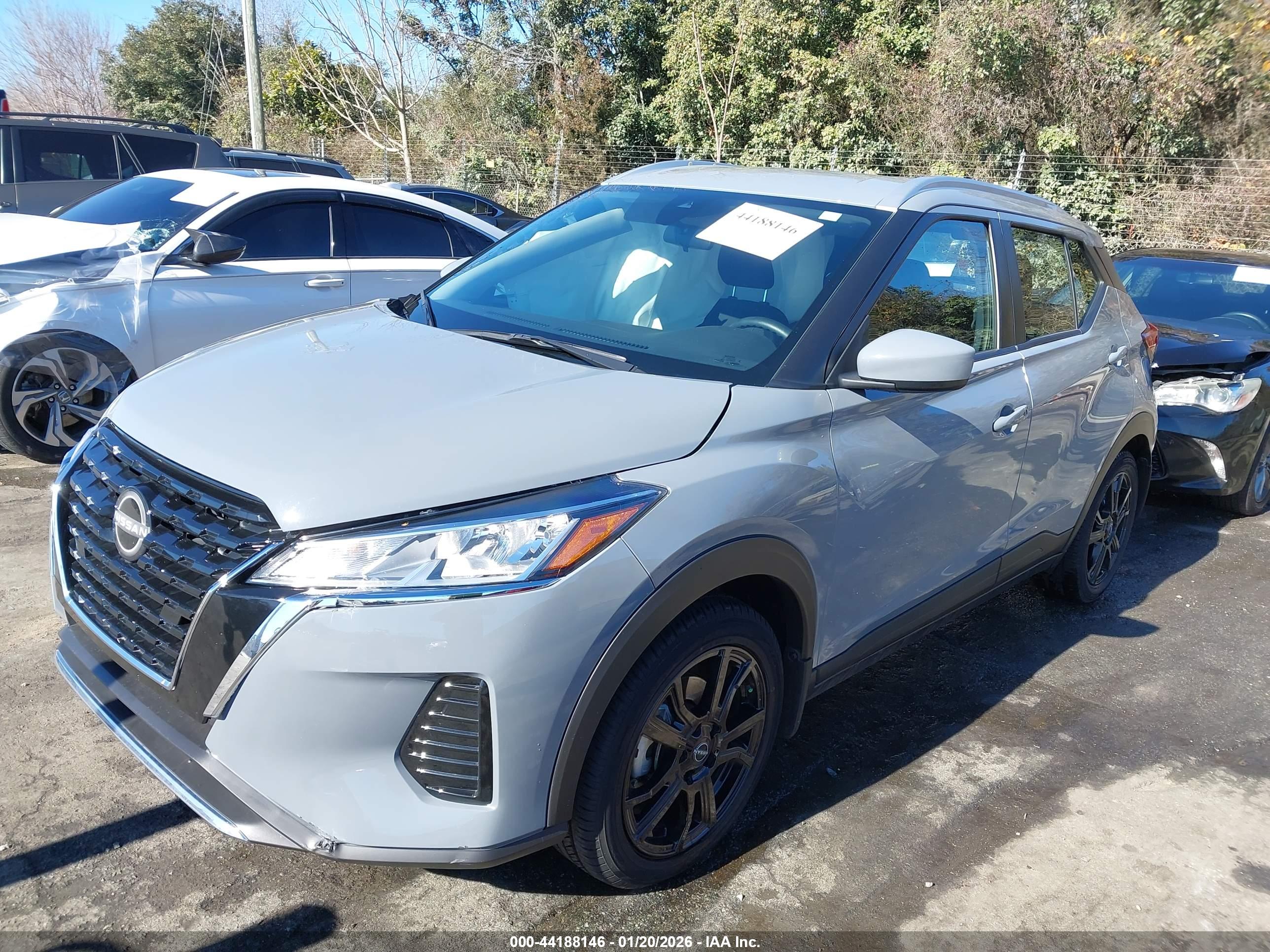 NISSAN KICKS image 2