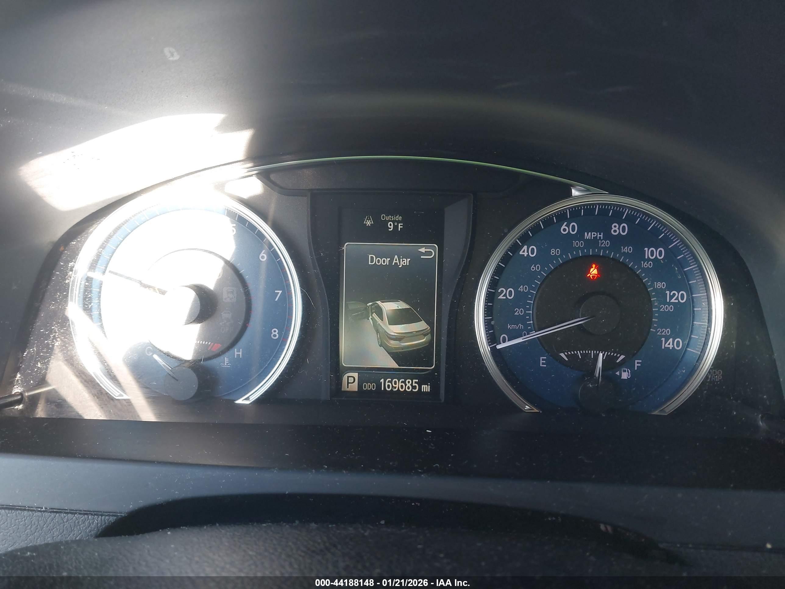 TOYOTA CAMRY image 7