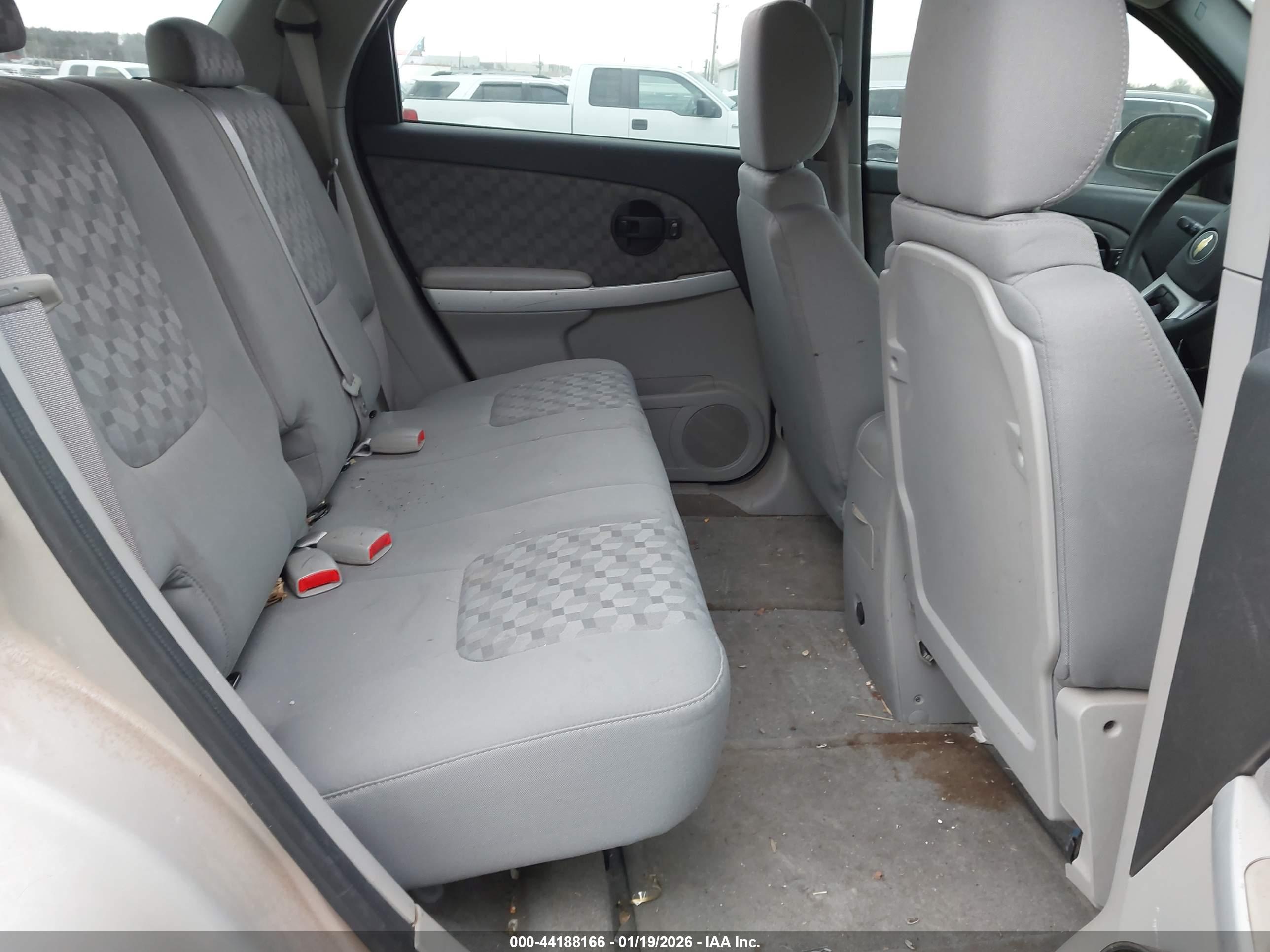 CHEVROLET EQUINOX image 8