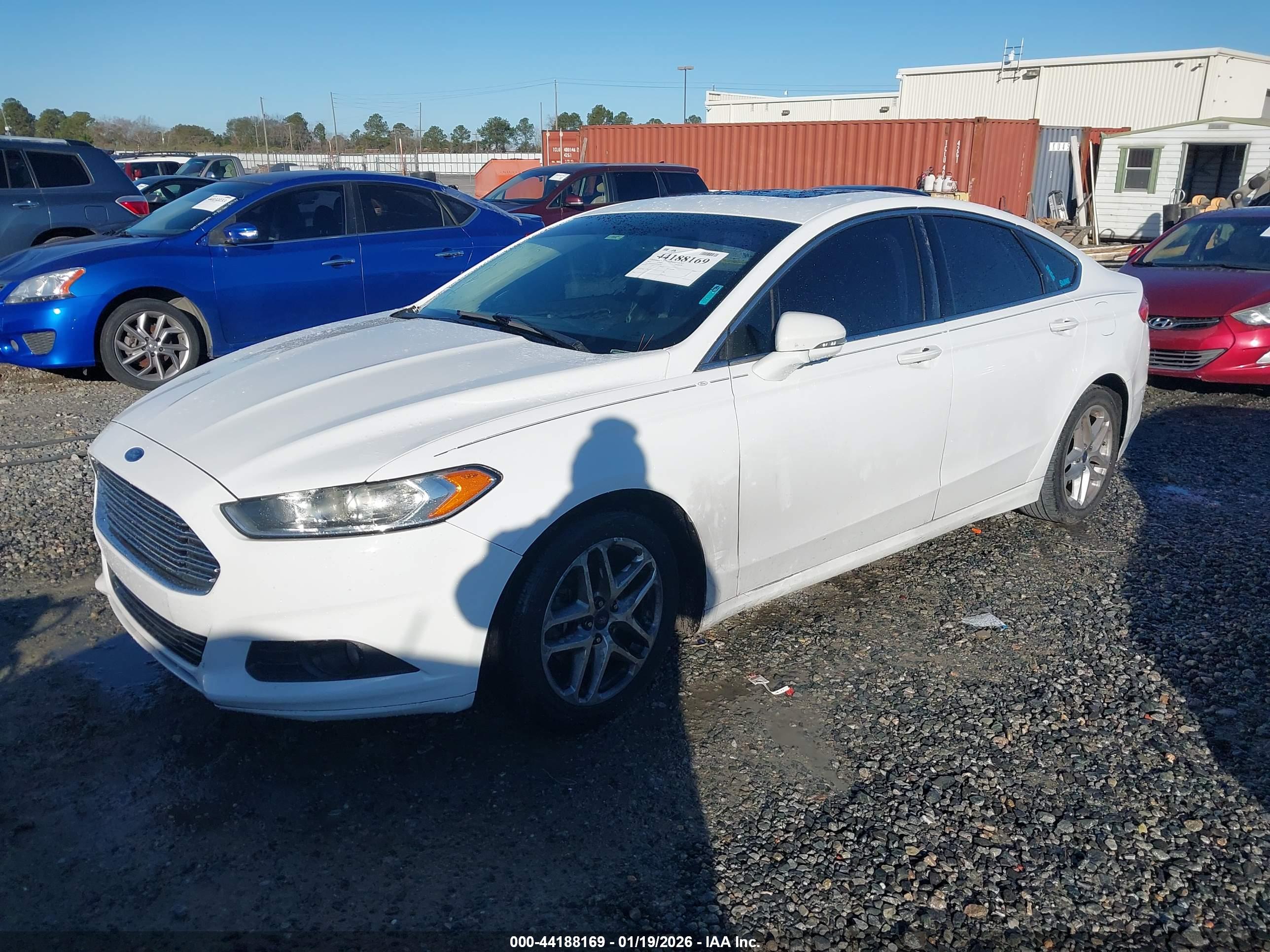 FORD FUSION image 2