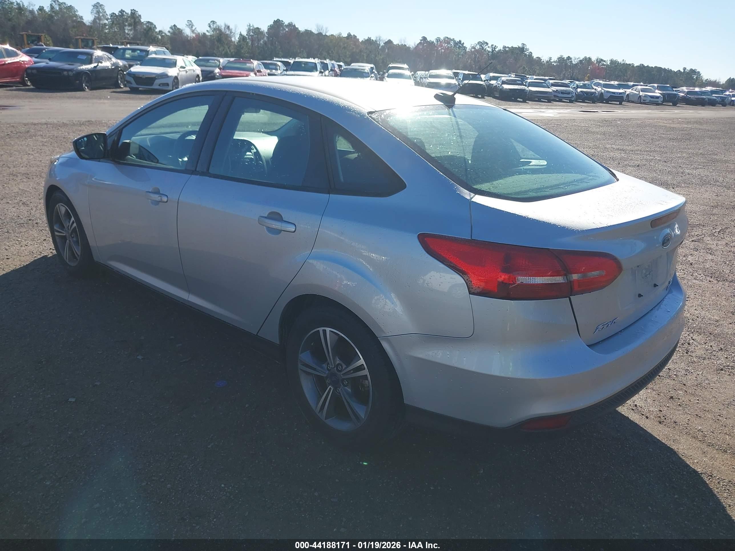 FORD FOCUS image 3