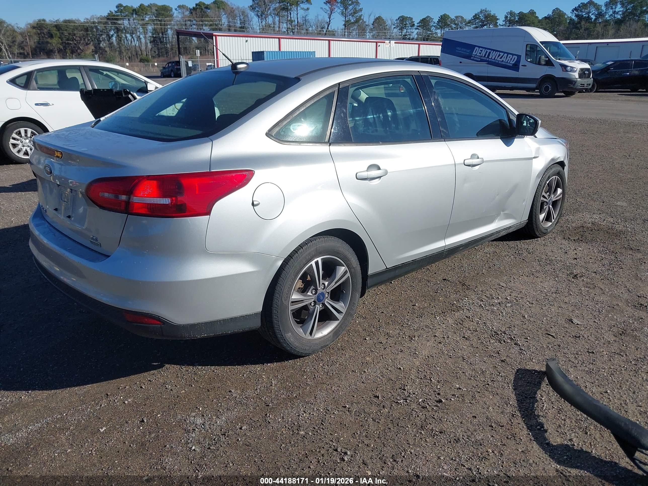 FORD FOCUS image 4
