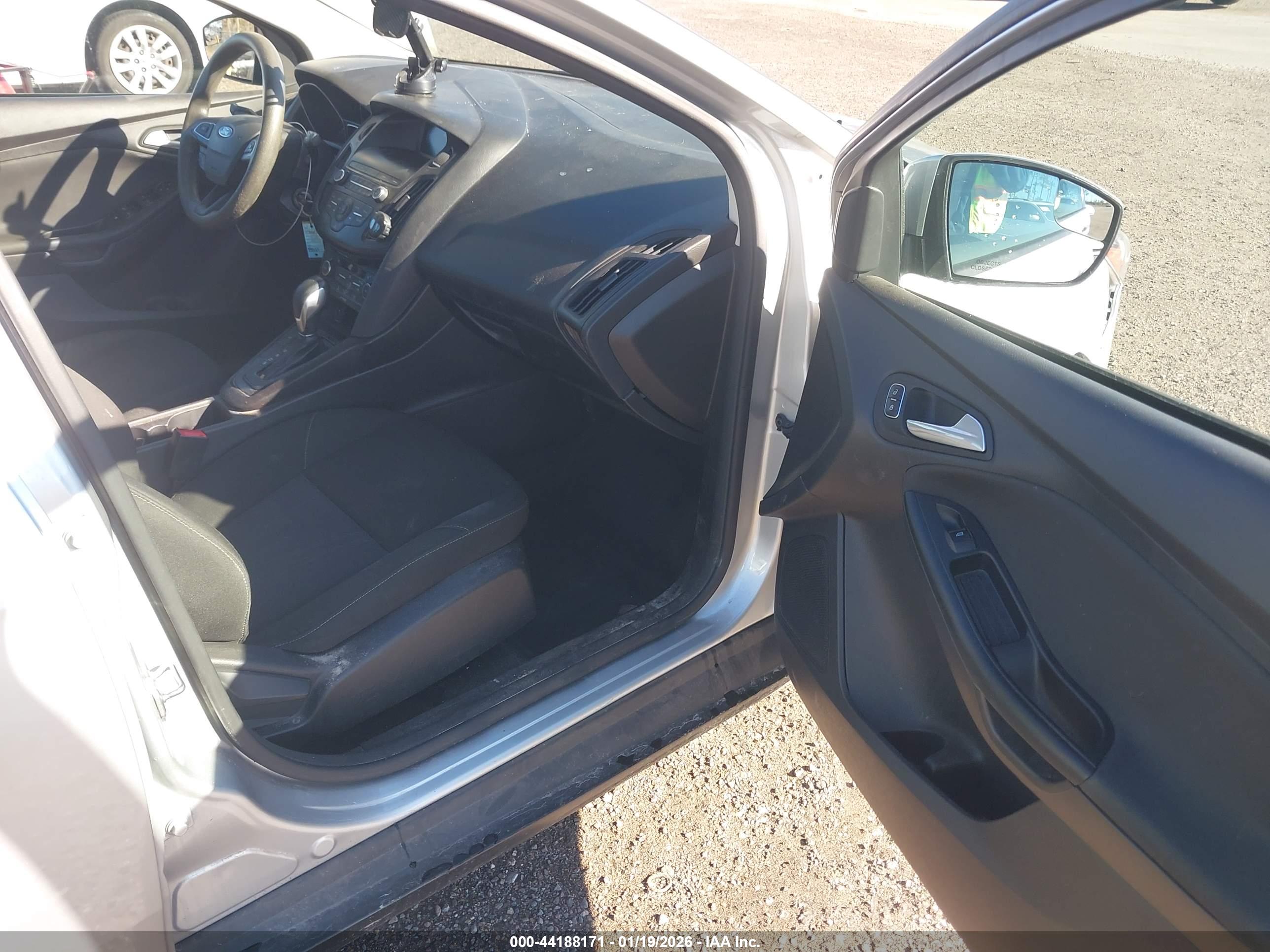 FORD FOCUS image 5