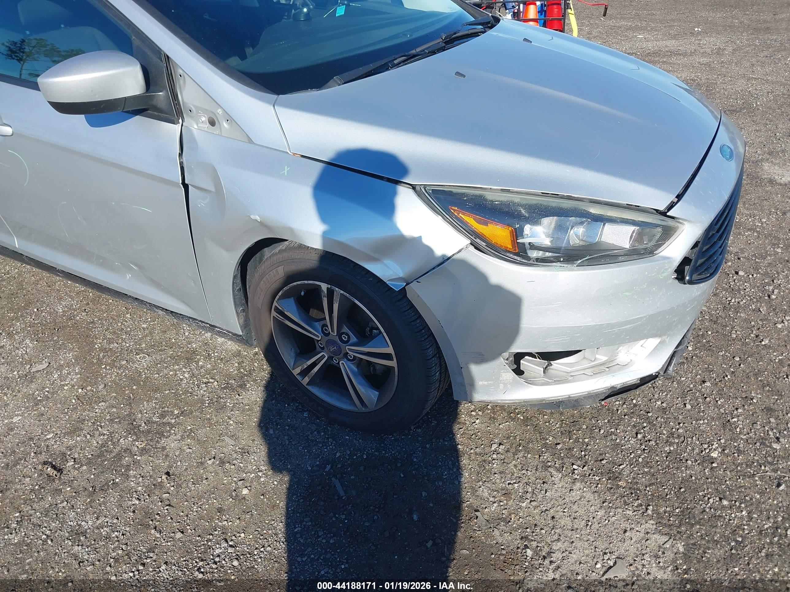 FORD FOCUS image 6