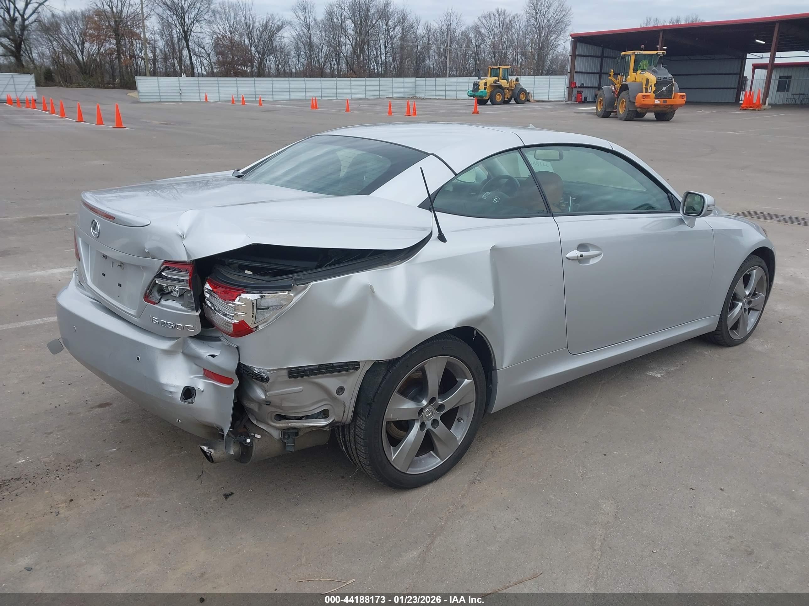LEXUS IS image 4