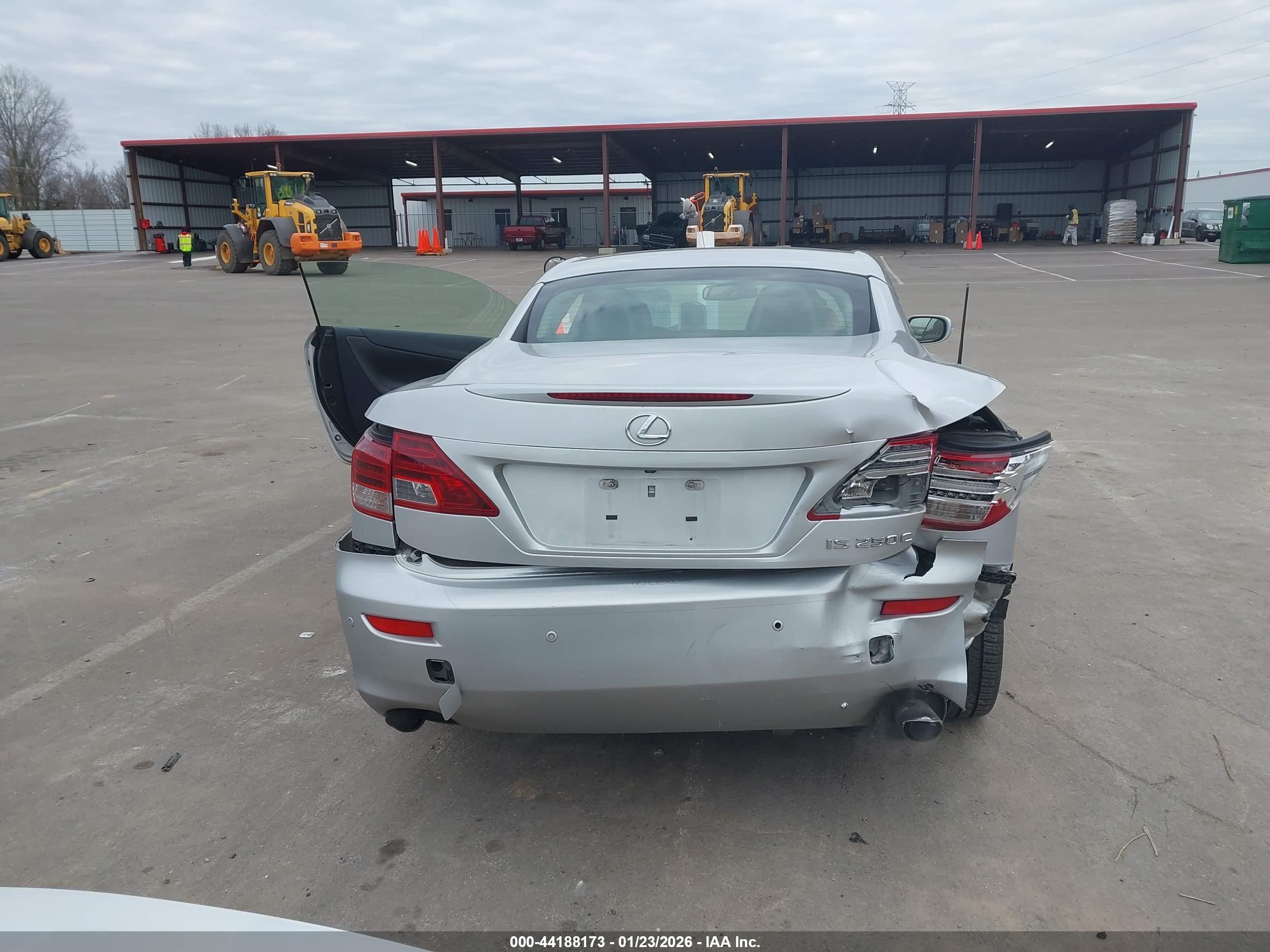 LEXUS IS image 6