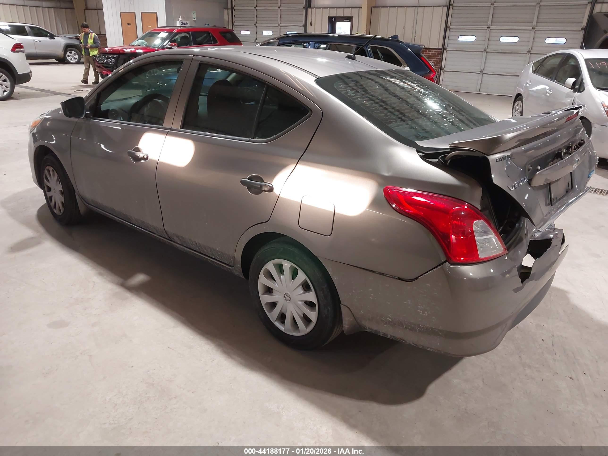 NISSAN VERSA image 3