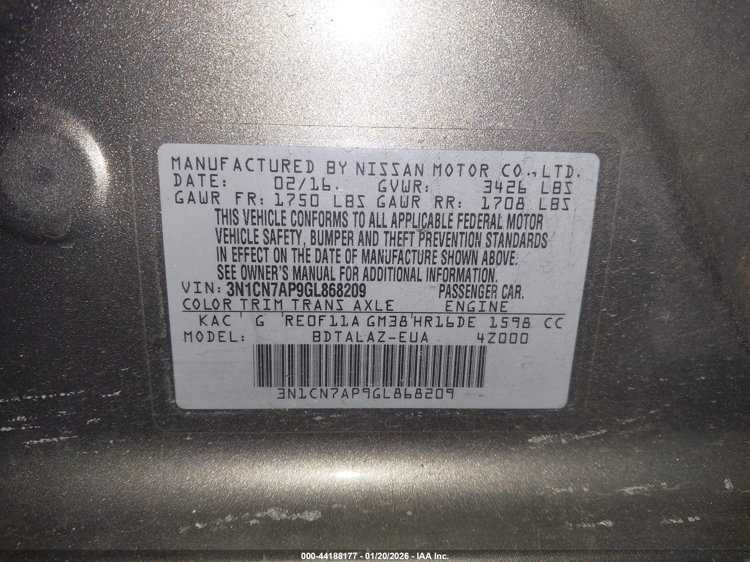 NISSAN VERSA image 9