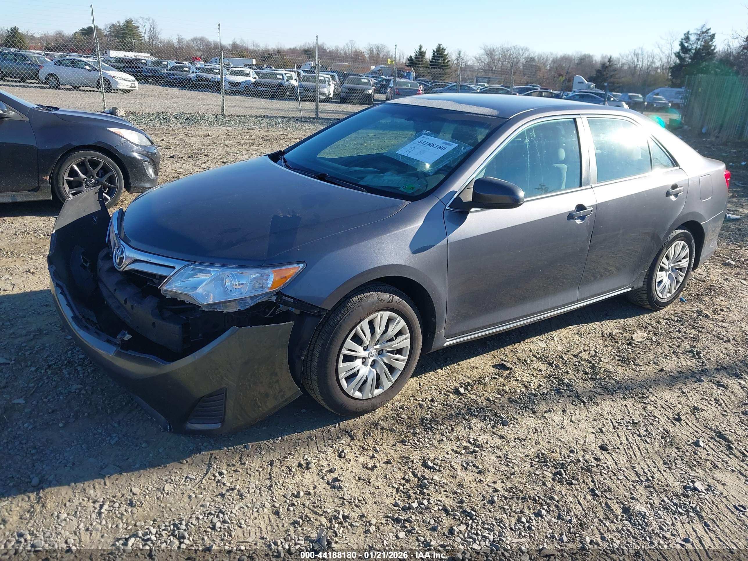 TOYOTA CAMRY image 2