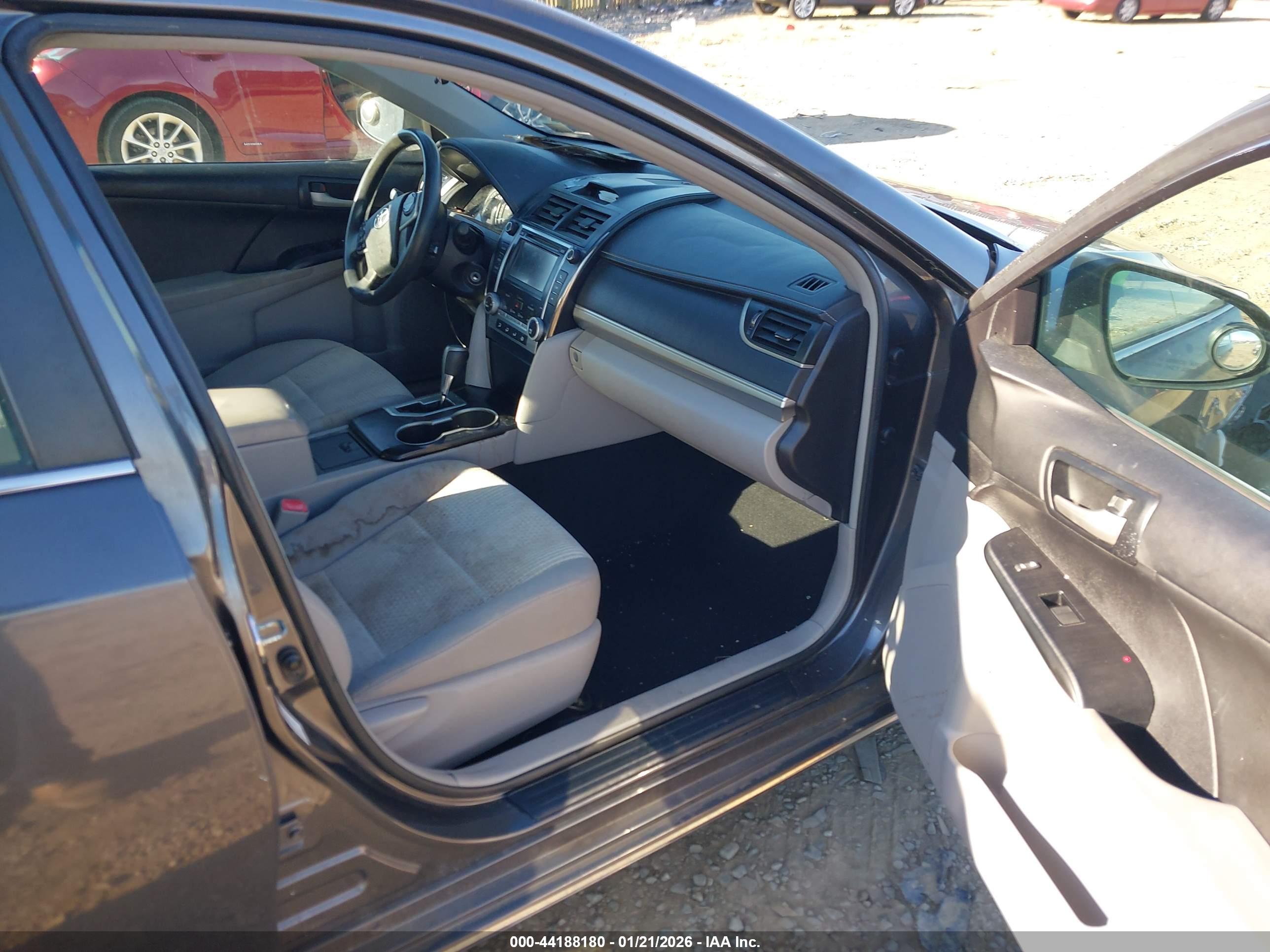 TOYOTA CAMRY image 5