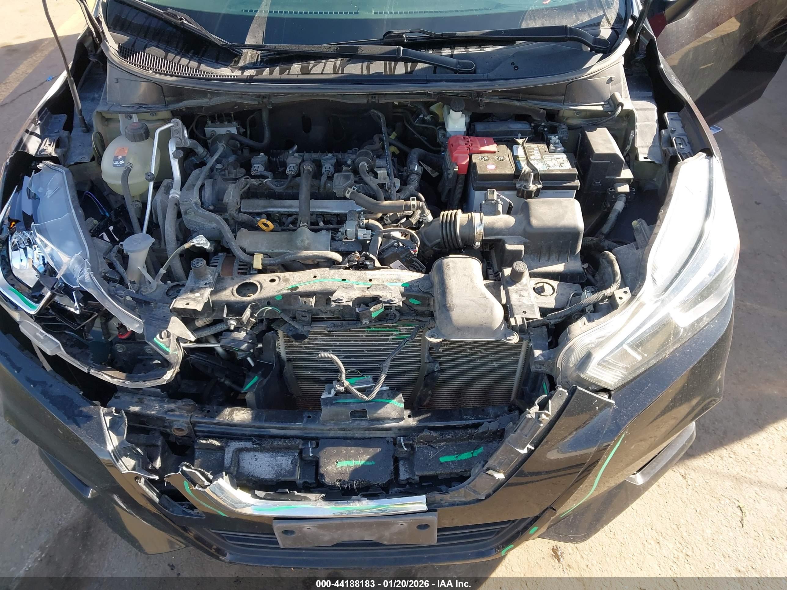 NISSAN VERSA image 10