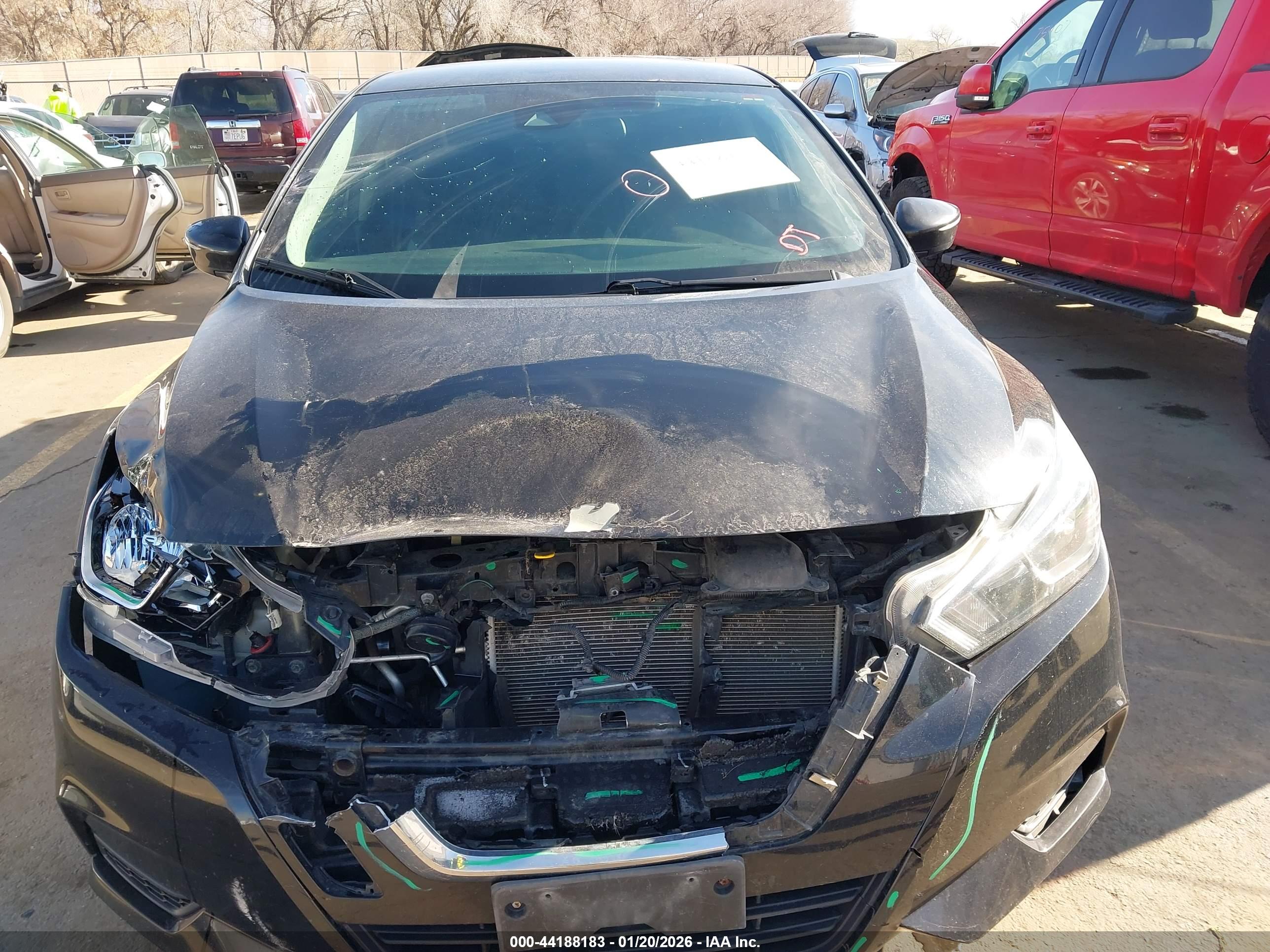 NISSAN VERSA image 6
