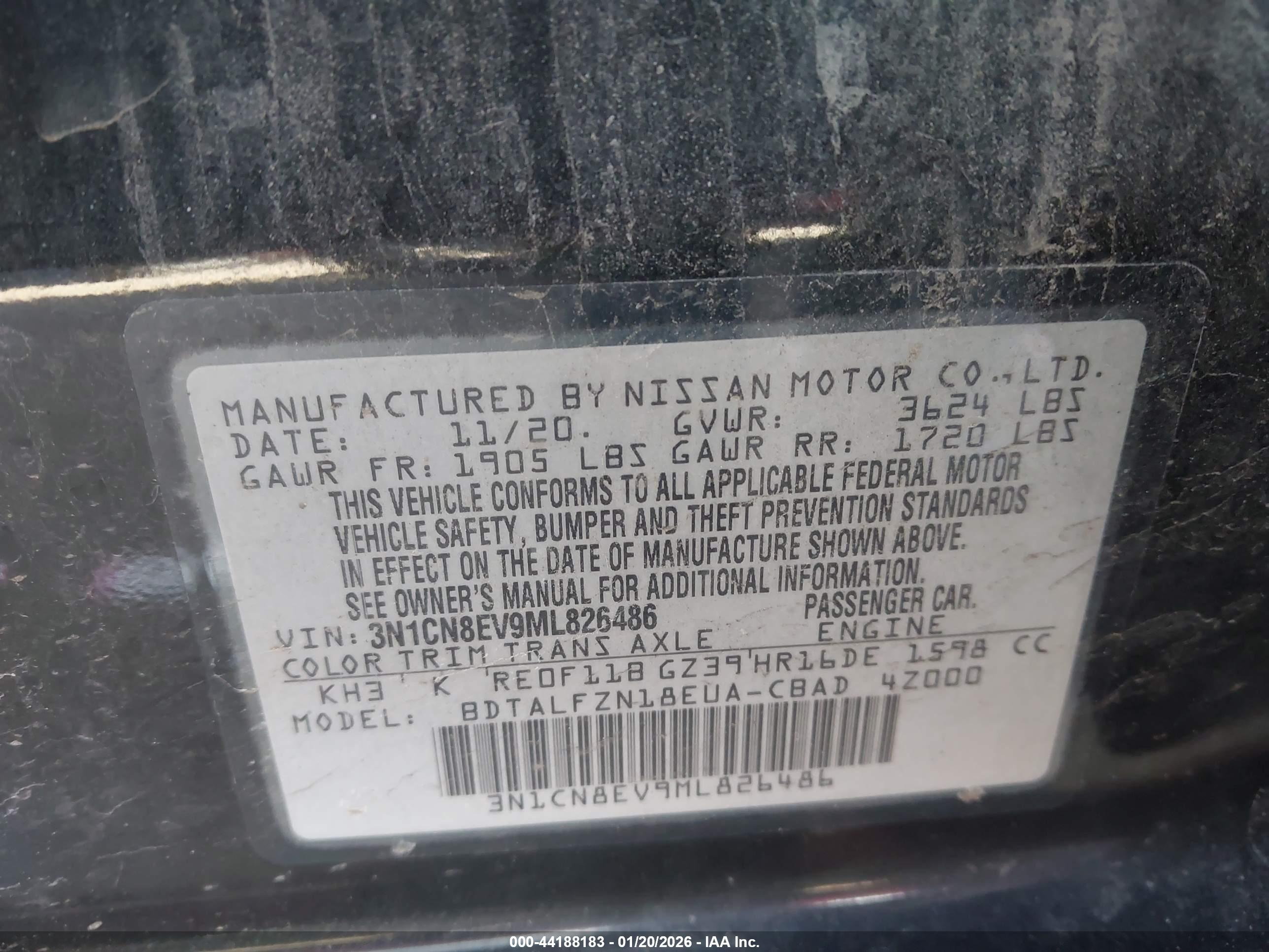 NISSAN VERSA image 9
