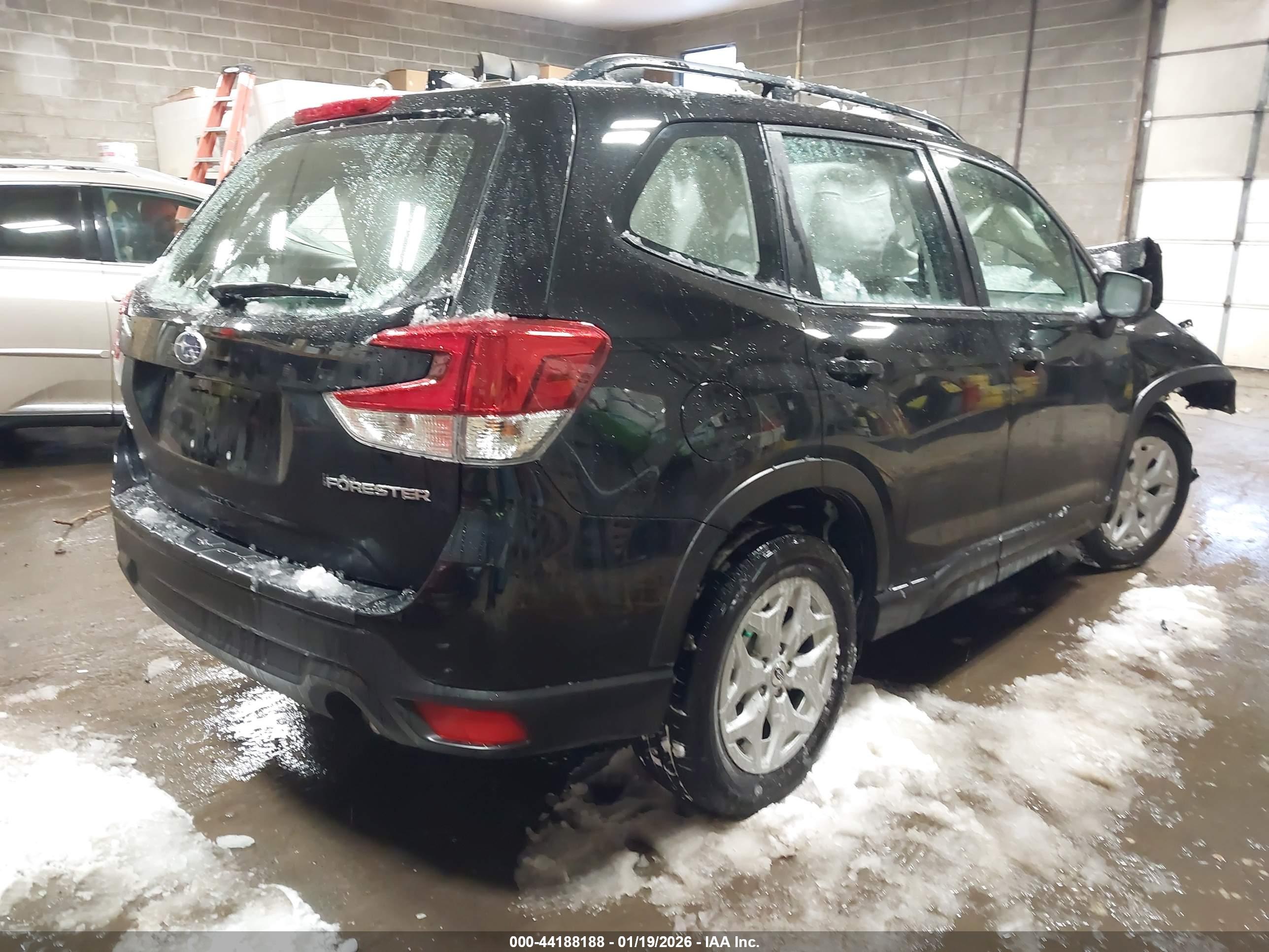 SUBARU FORESTER image 4
