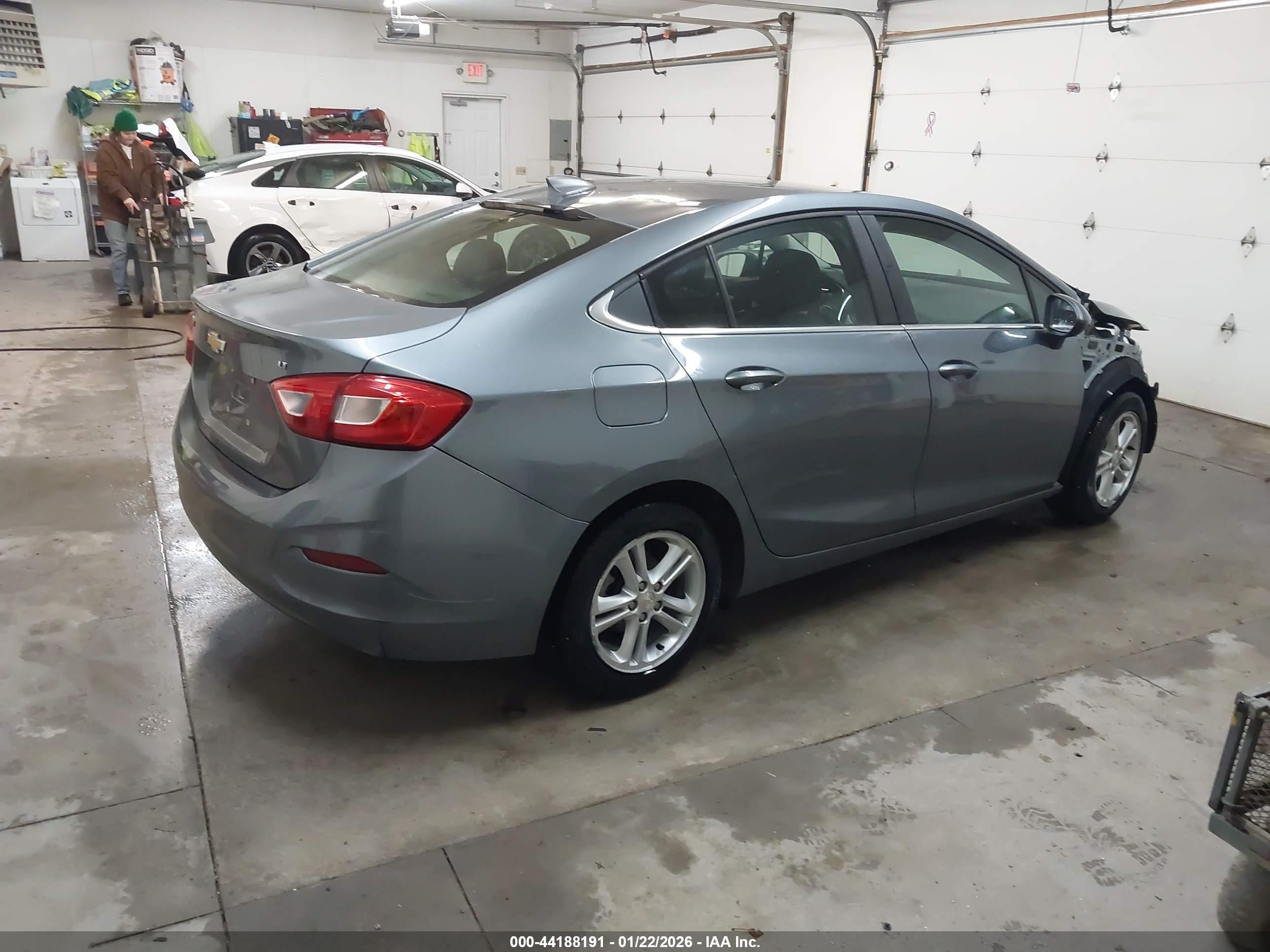 CHEVROLET CRUZE image 4