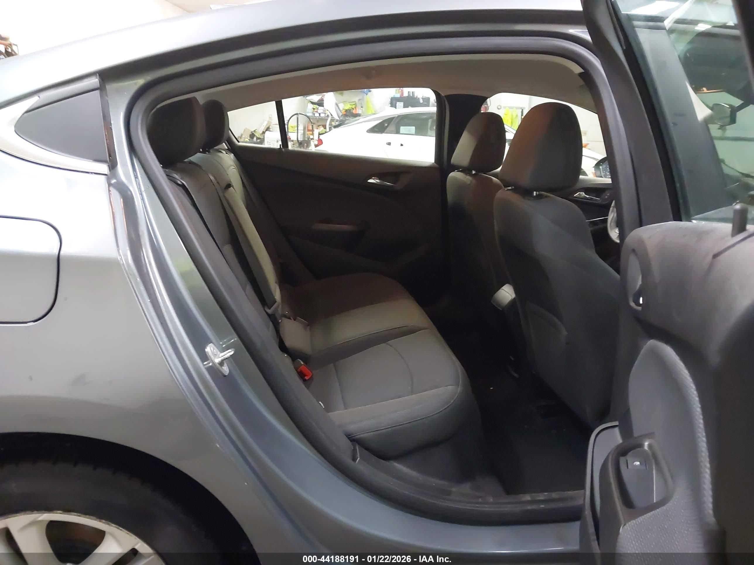 CHEVROLET CRUZE image 8