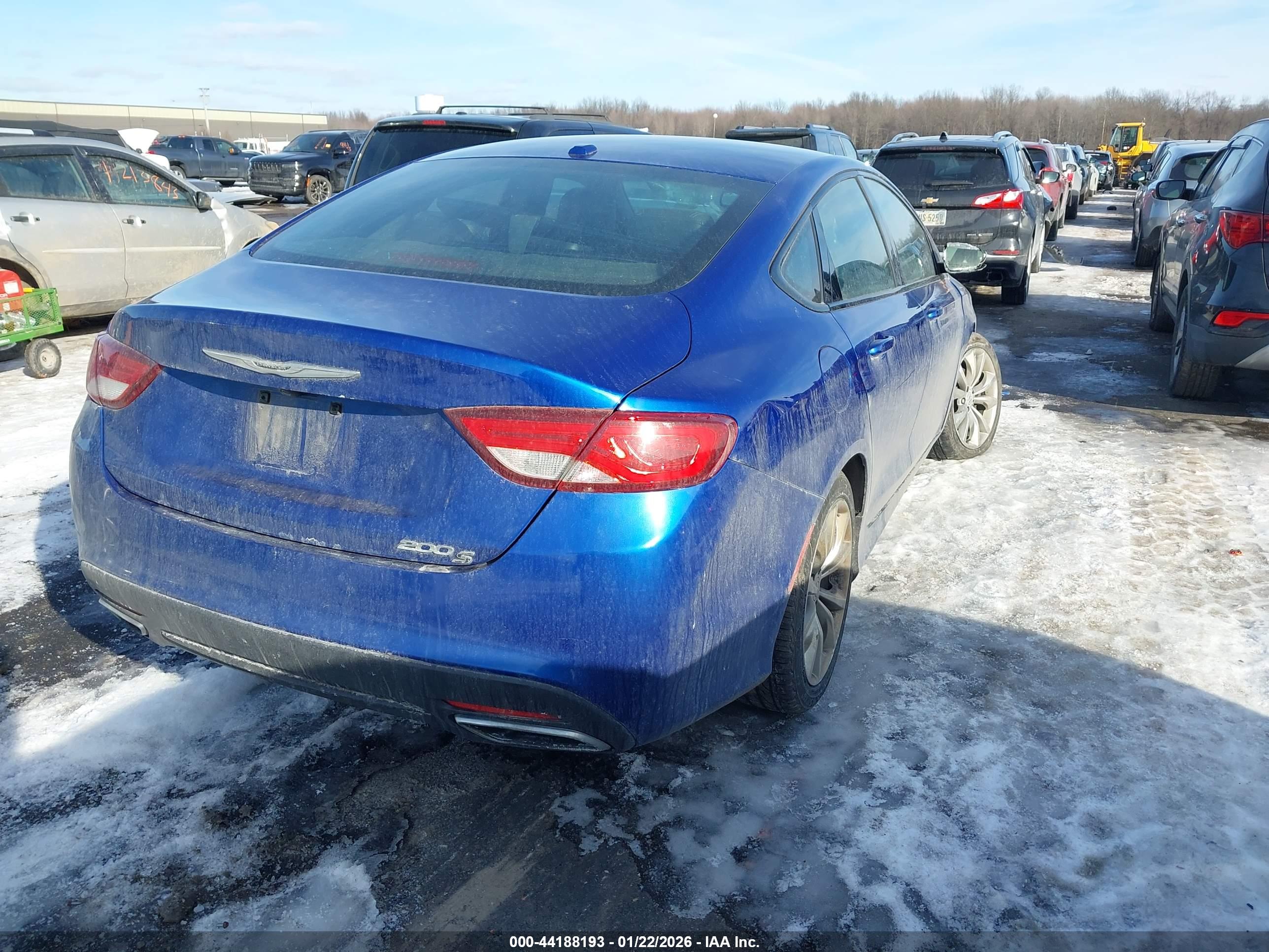 CHRYSLER 200 image 4