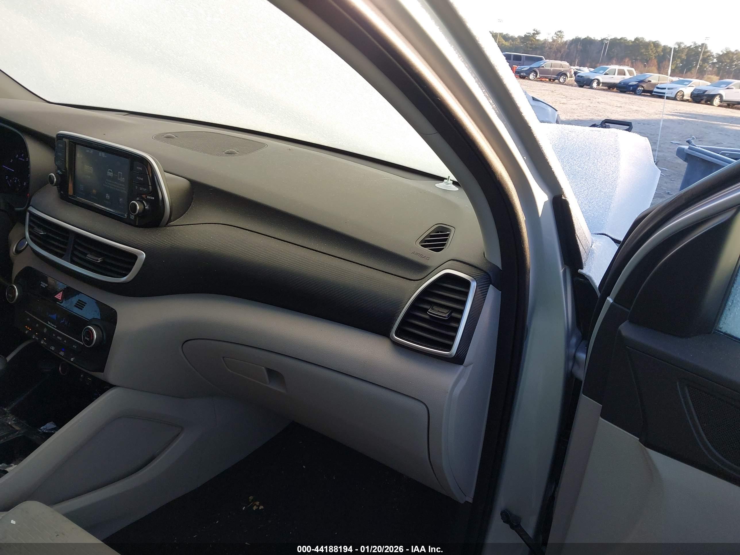 HYUNDAI TUCSON image 5