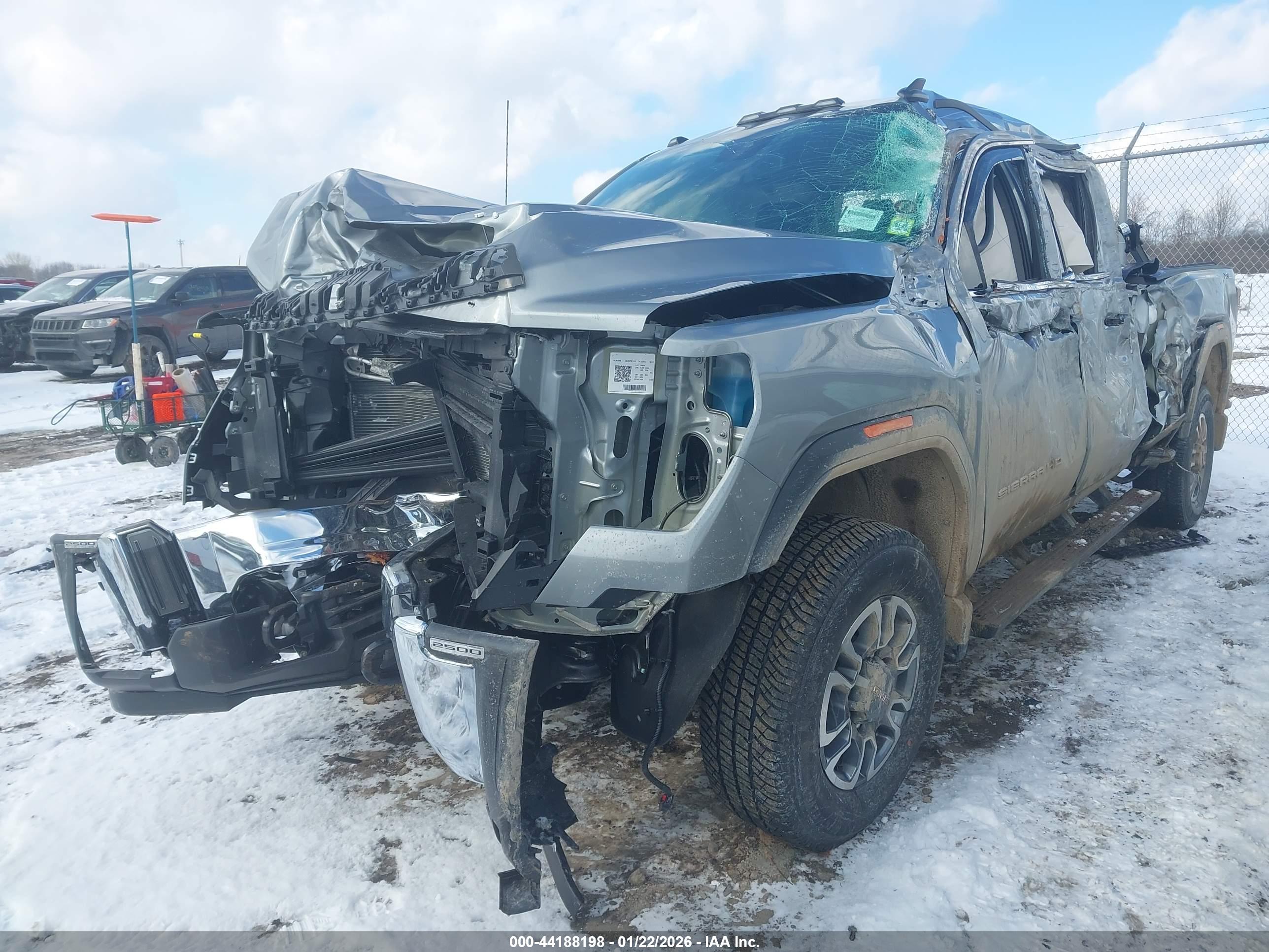 GMC SIERRA image 2