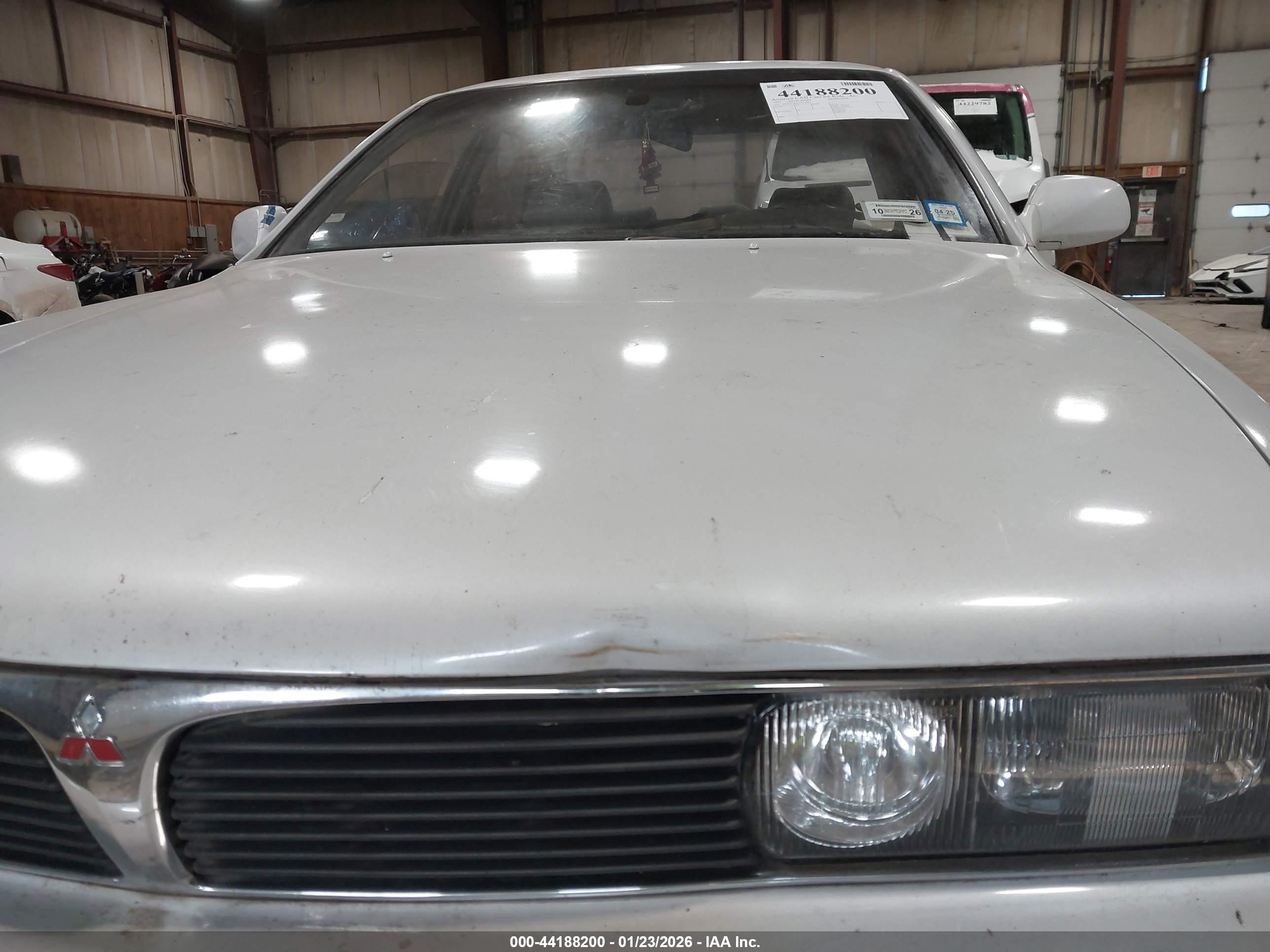 MITSUBISHI DIAMANTE image 6