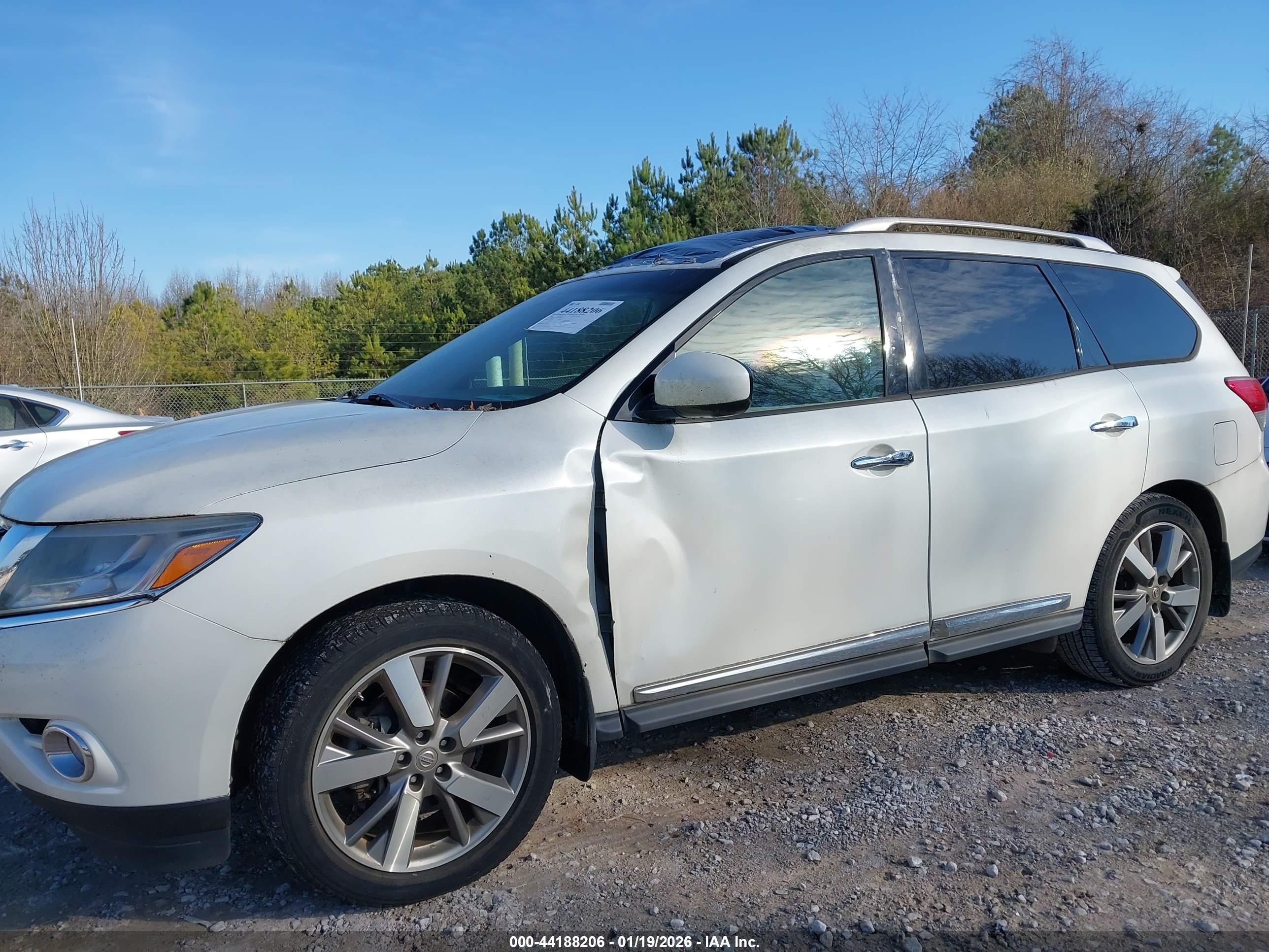 NISSAN PATHFINDER image 6