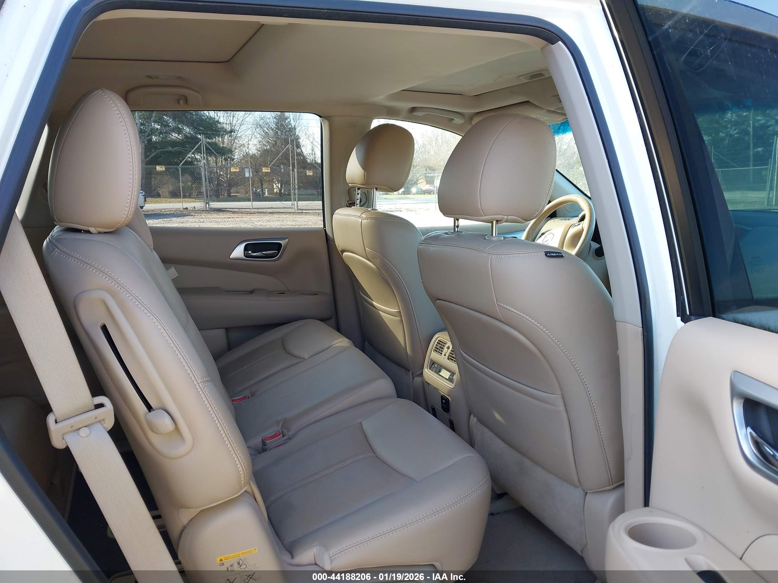 NISSAN PATHFINDER image 8