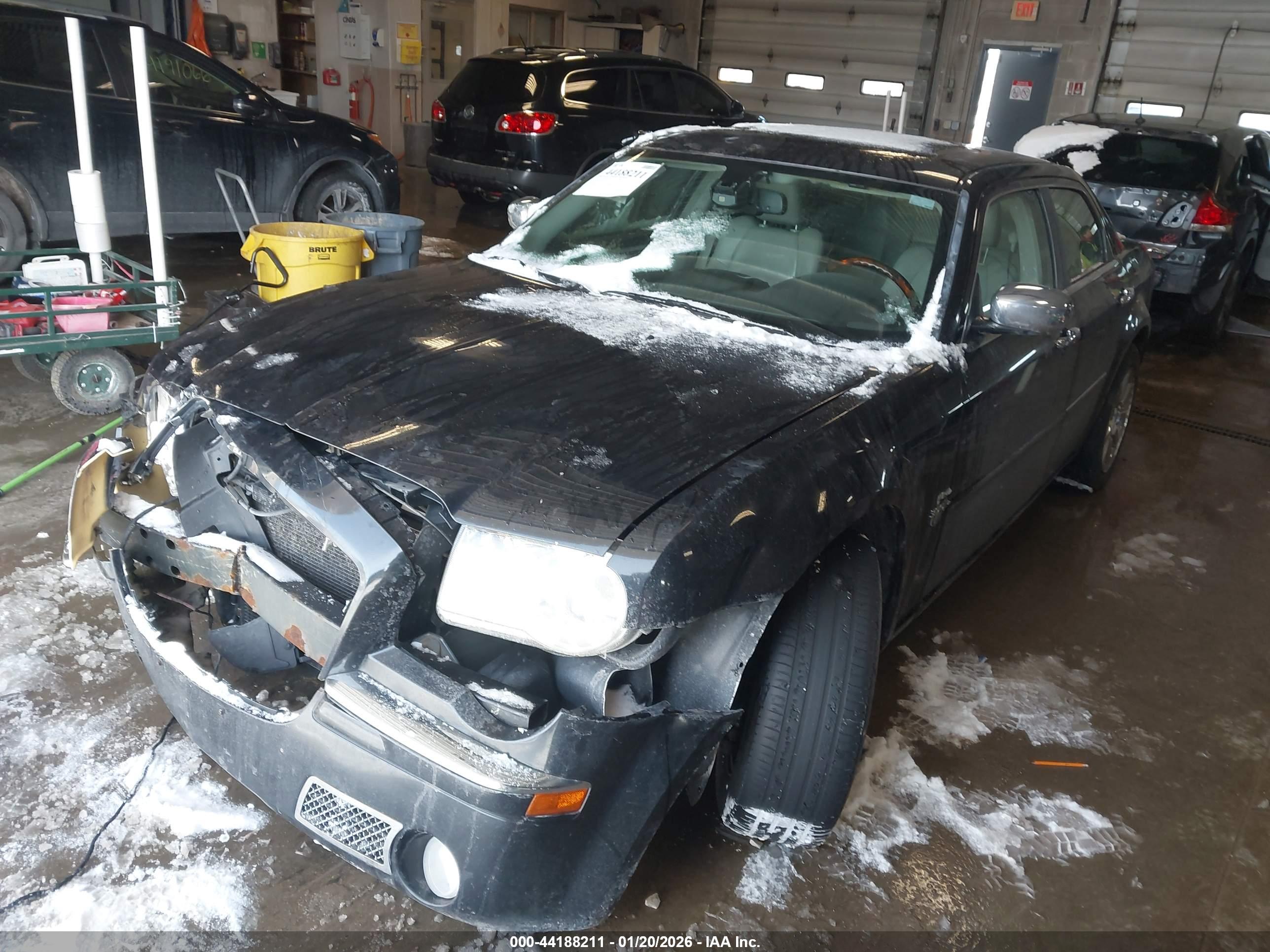 CHRYSLER 300C image 2