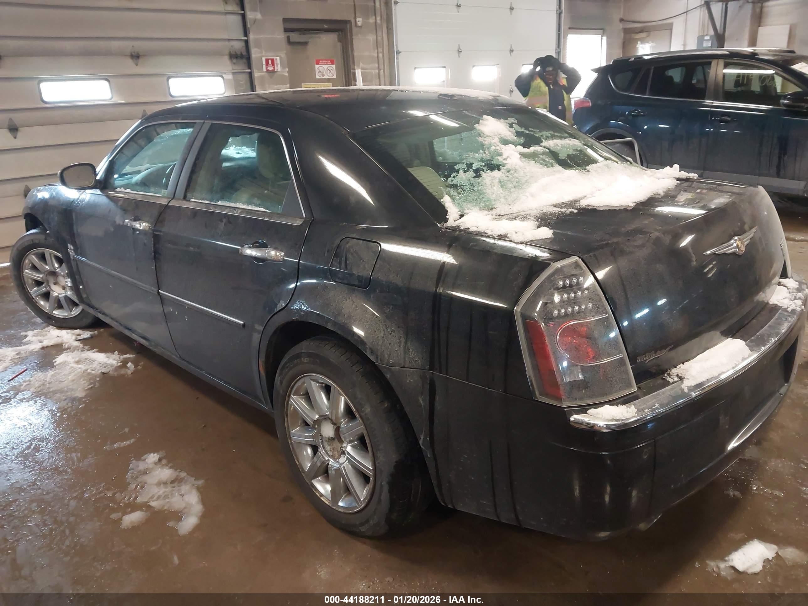 CHRYSLER 300C image 3