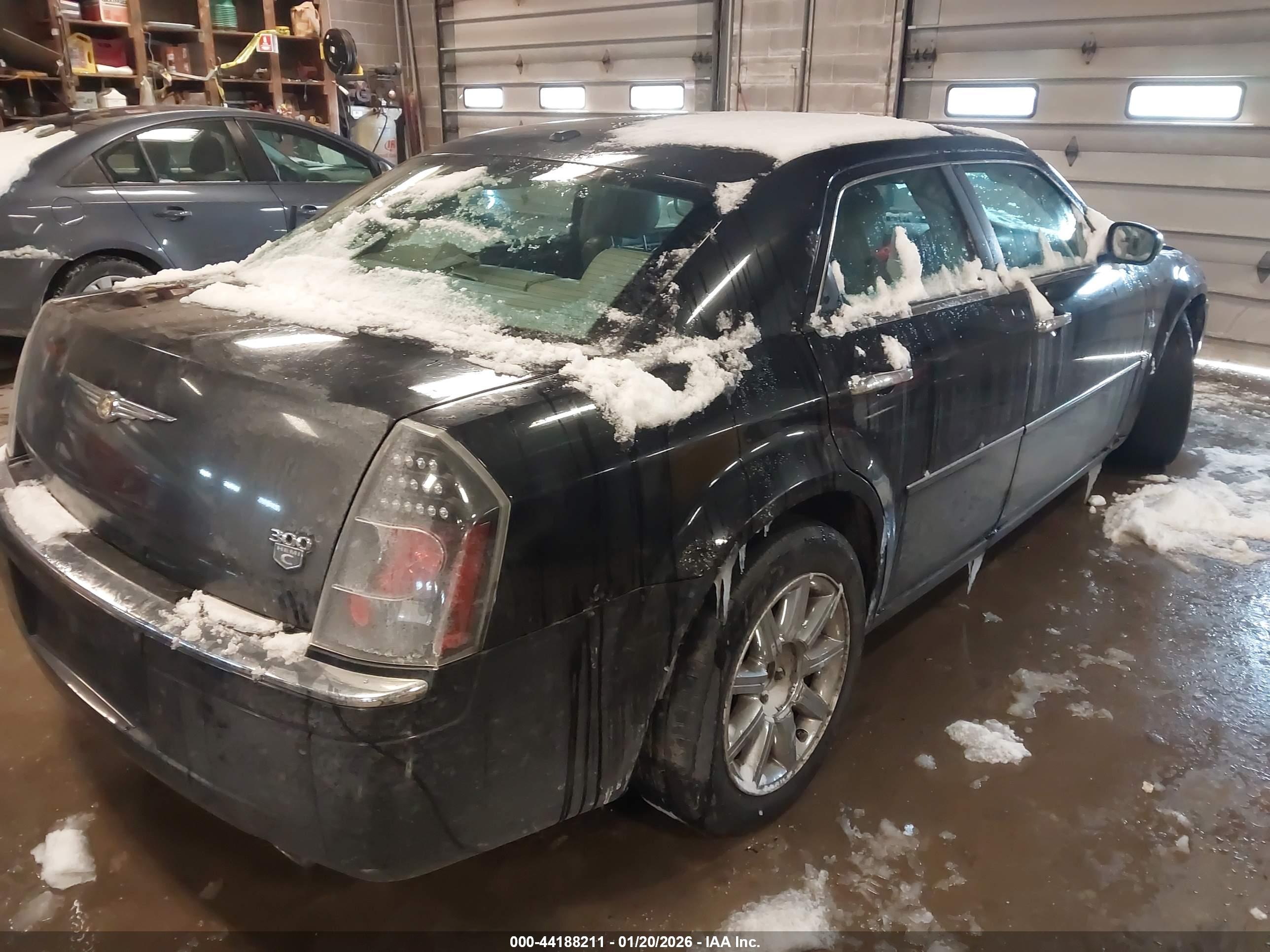 CHRYSLER 300C image 4