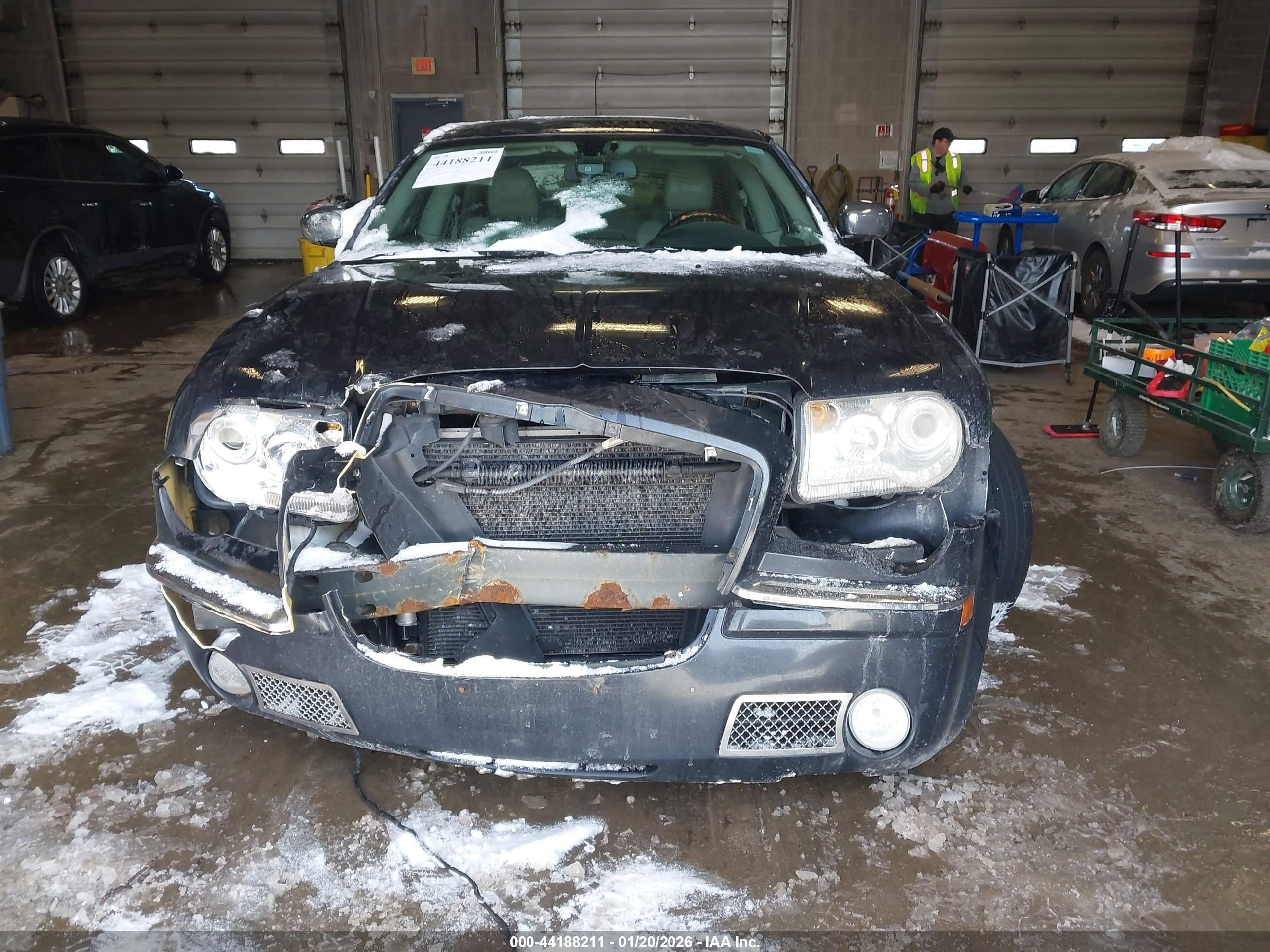 CHRYSLER 300C image 6