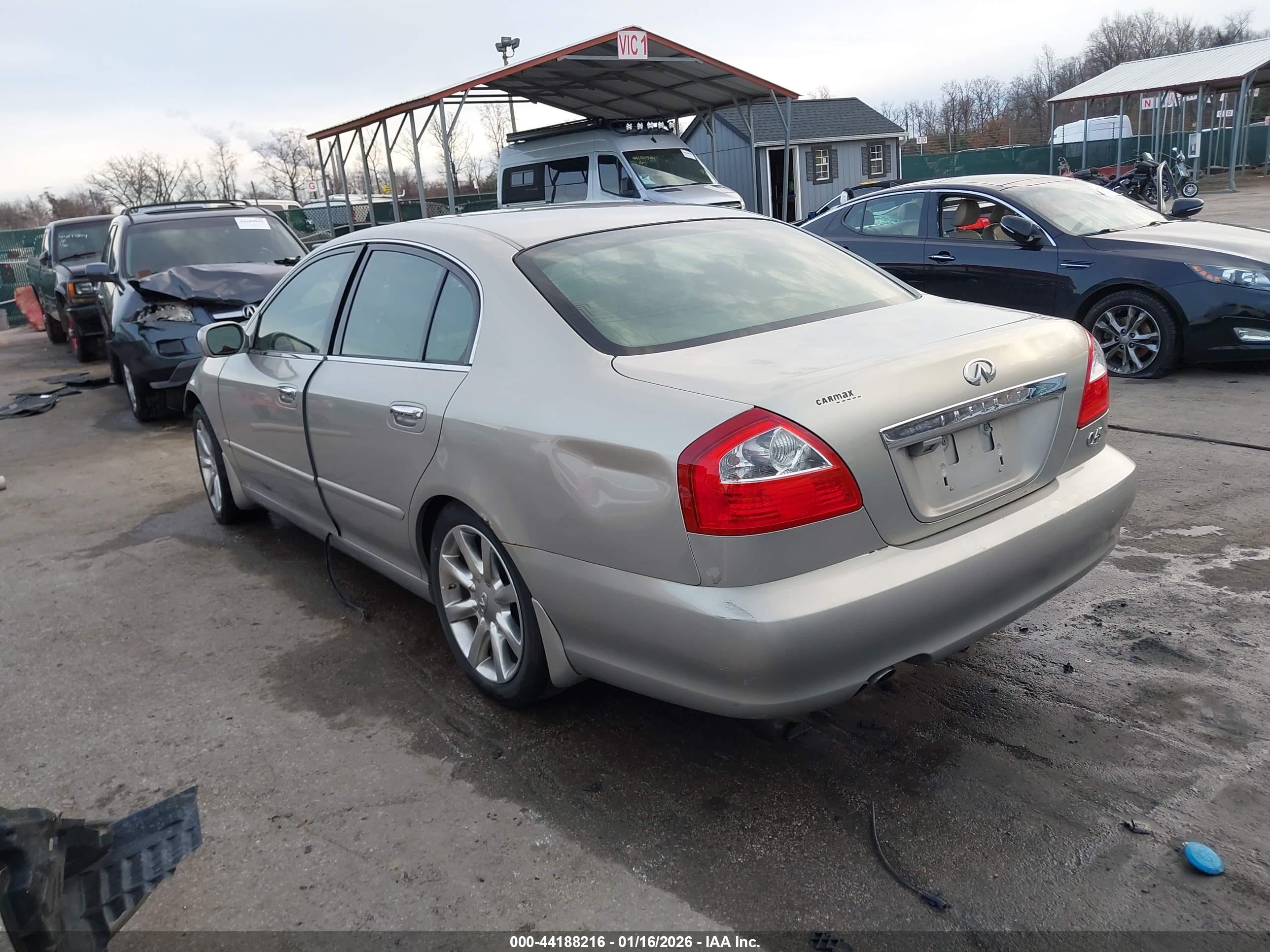 INFINITI Q45 image 3
