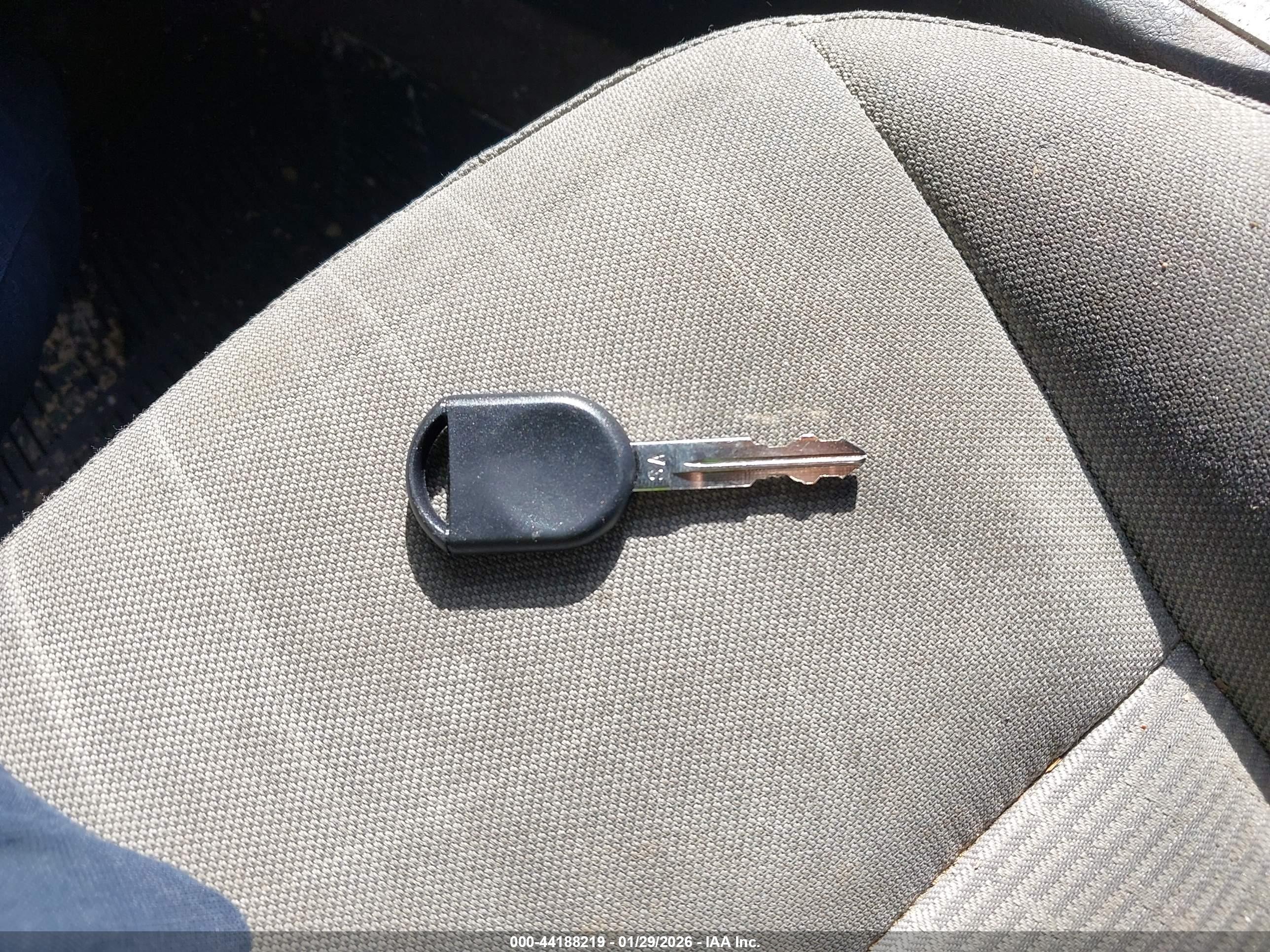 FORD FUSION image 11