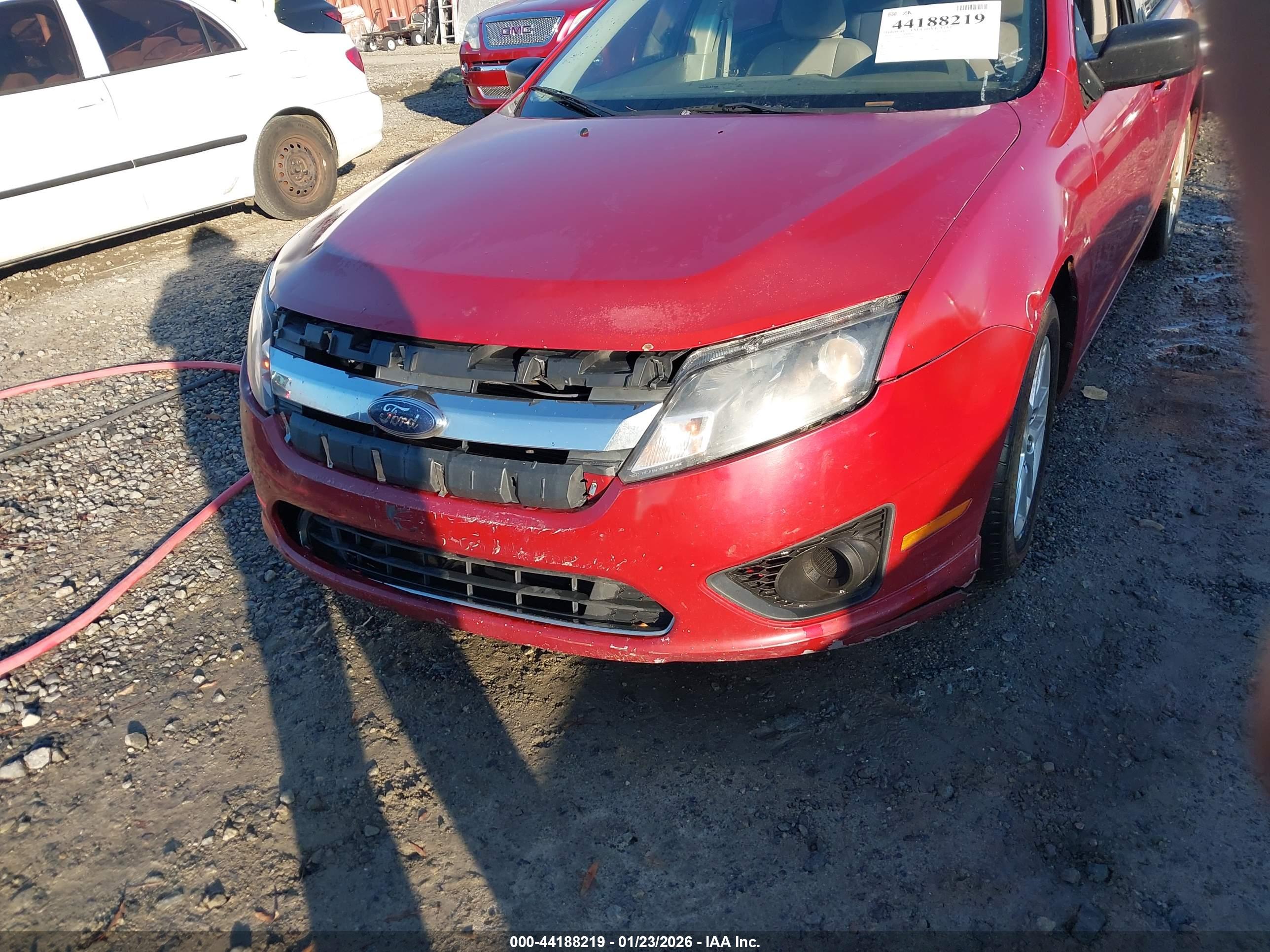 FORD FUSION image 6