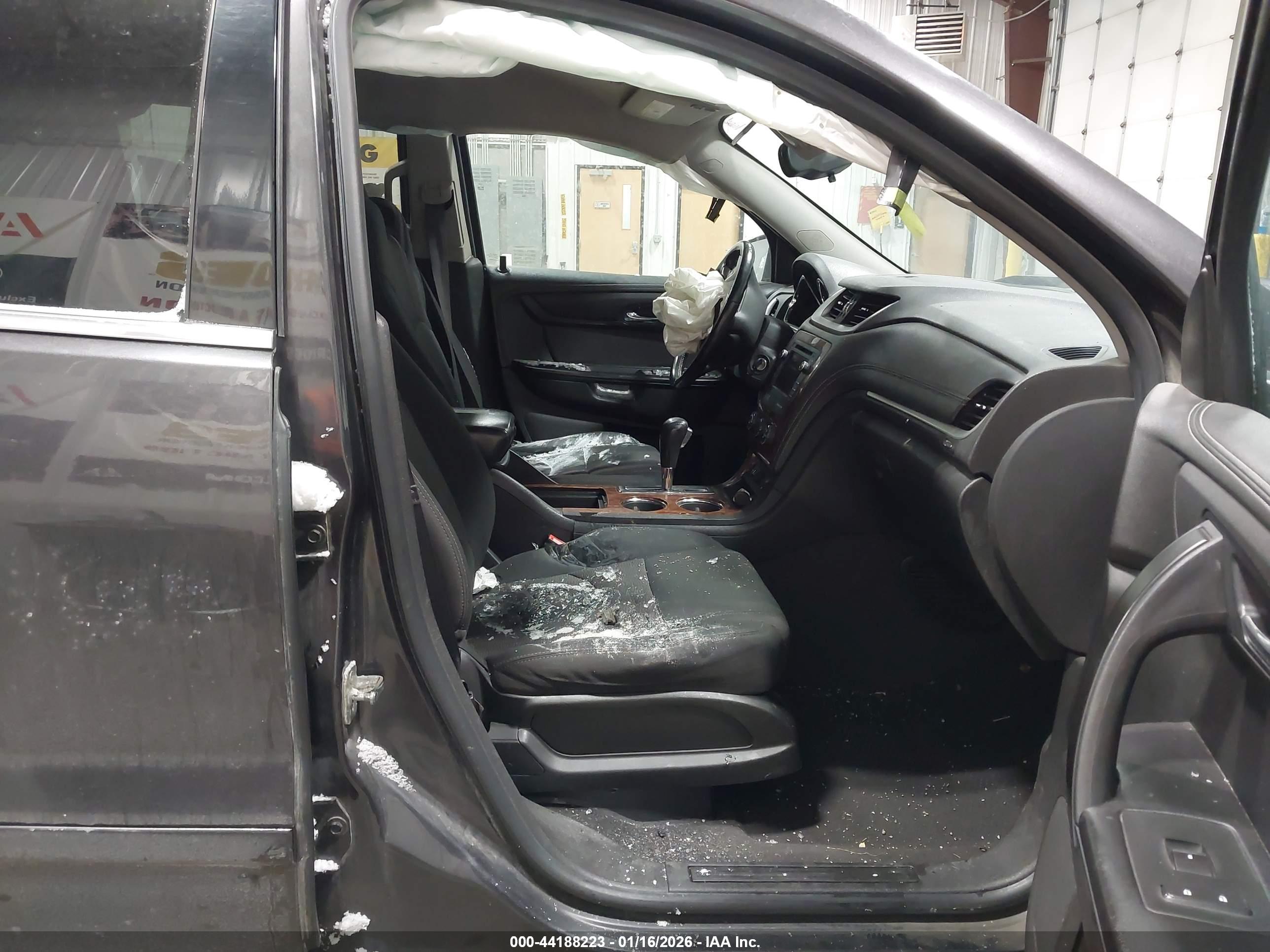 CHEVROLET TRAVERSE image 5