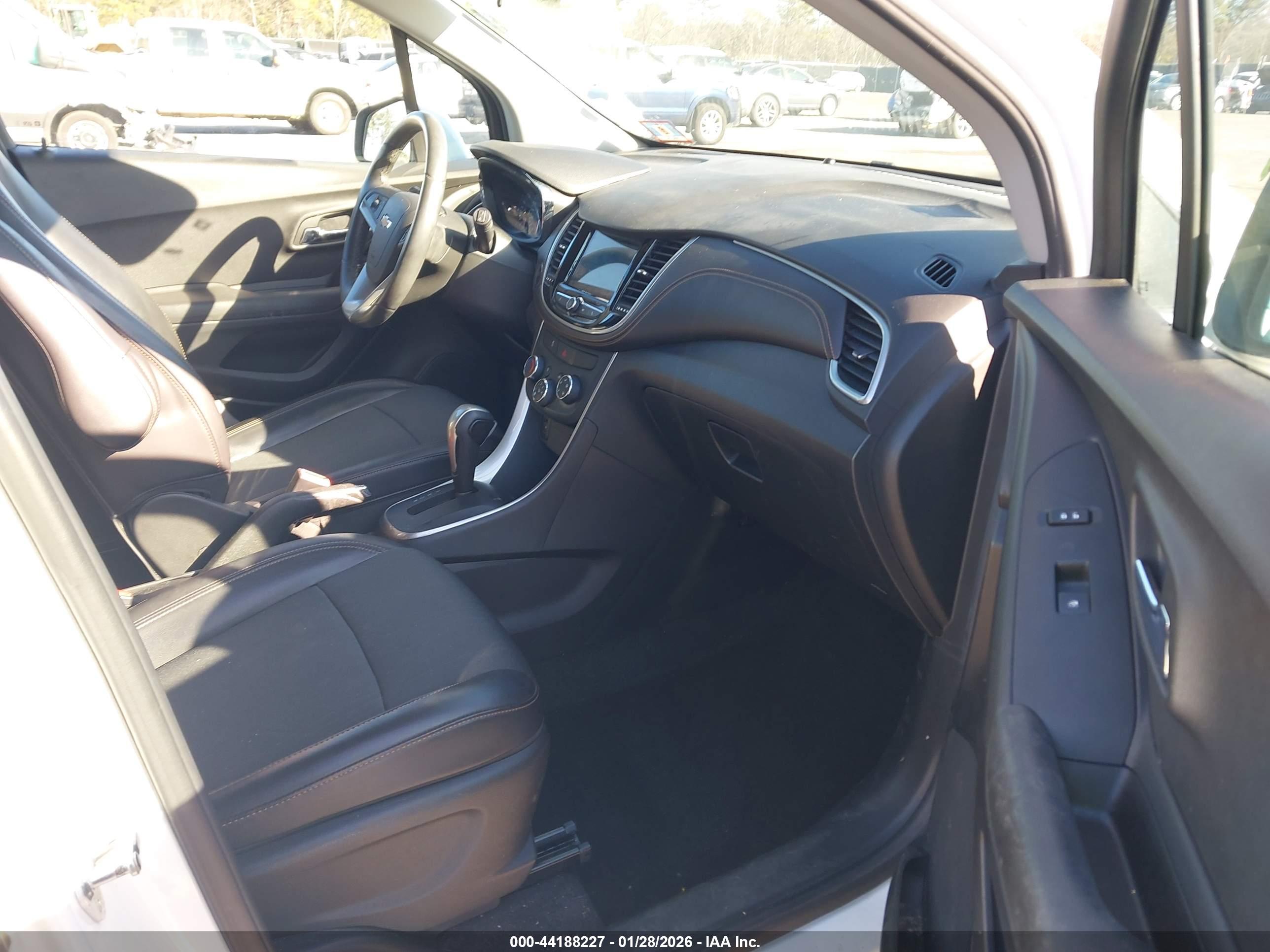 CHEVROLET TRAX image 5