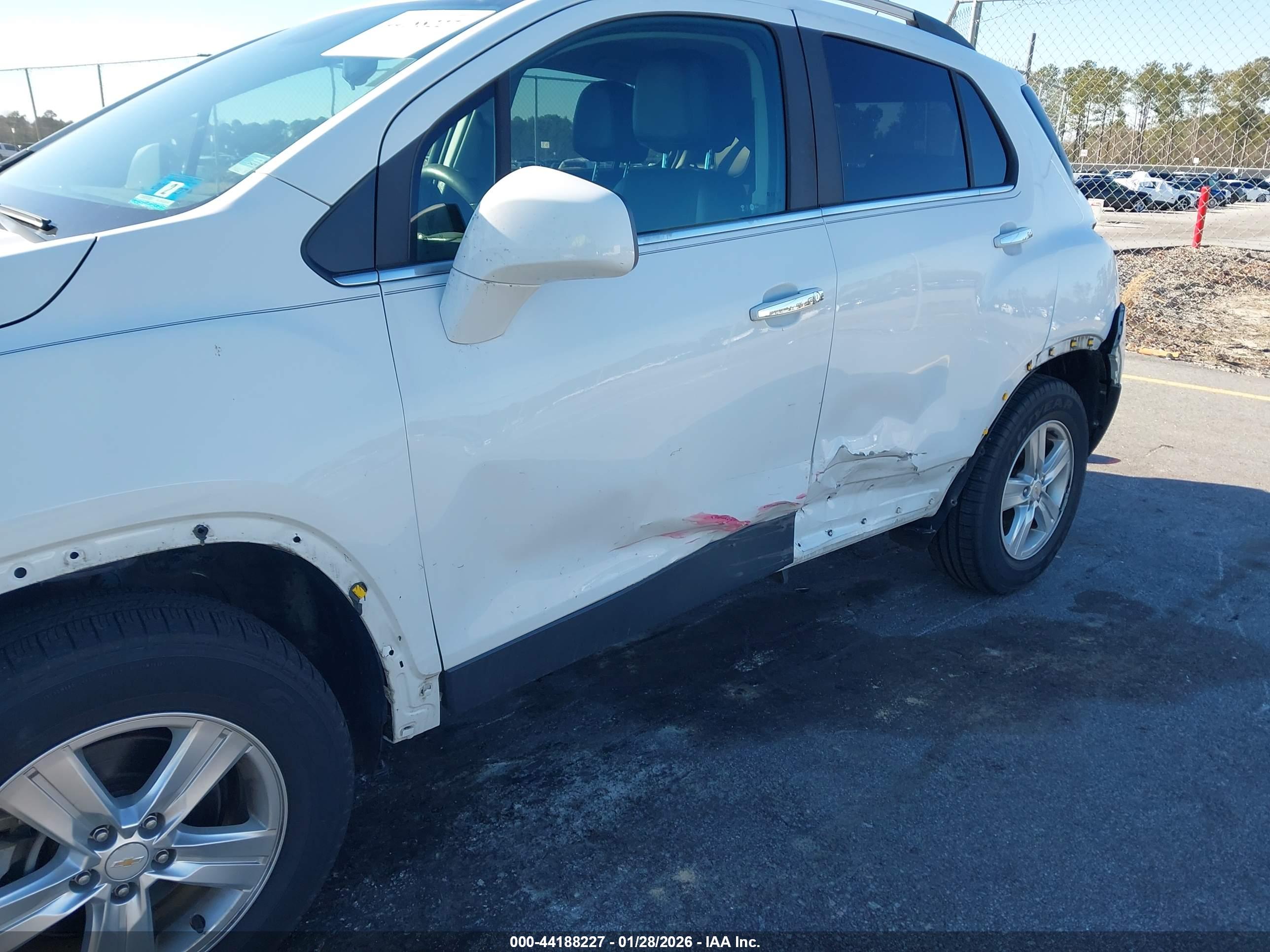 CHEVROLET TRAX image 6