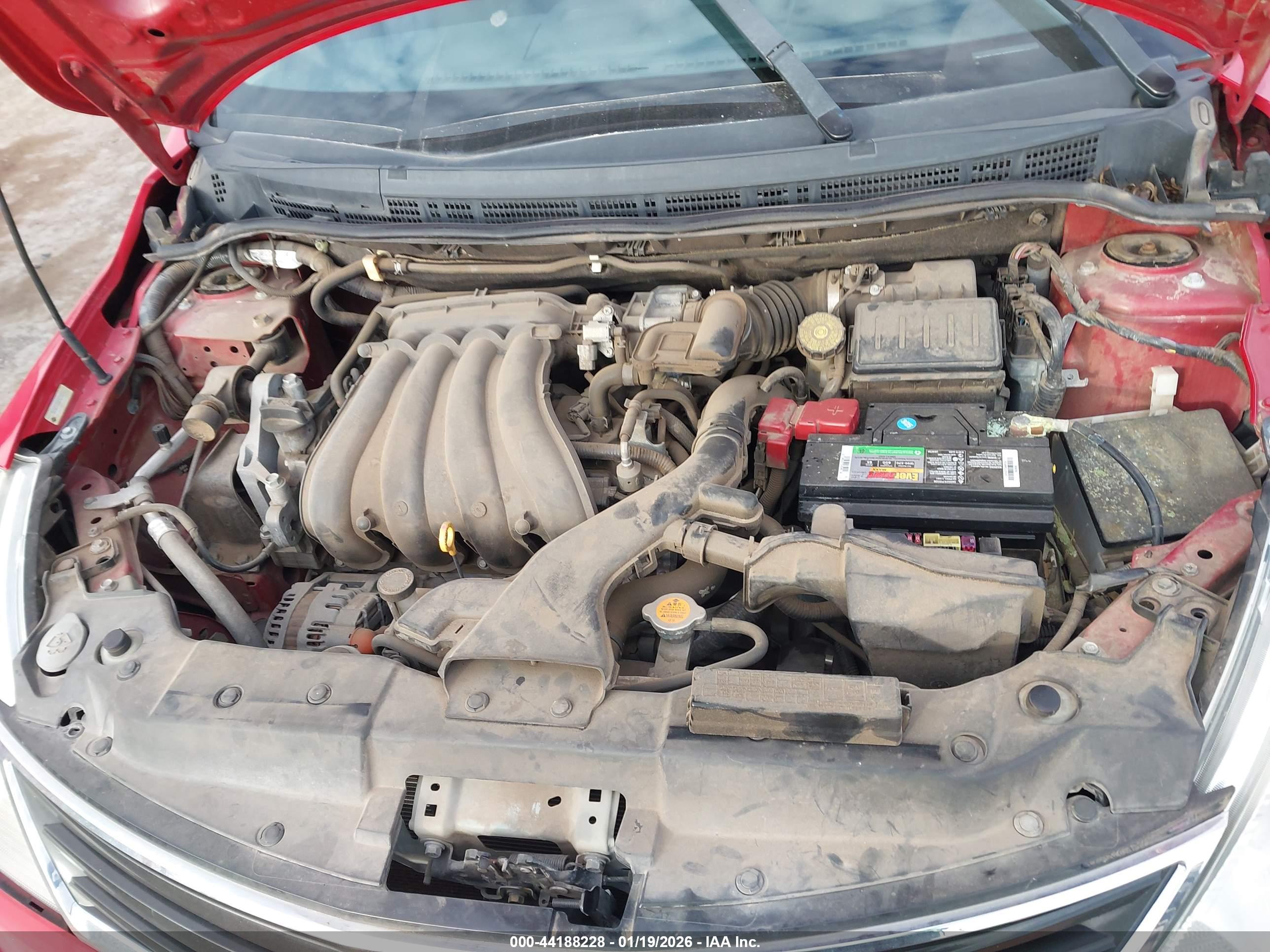 NISSAN VERSA image 10