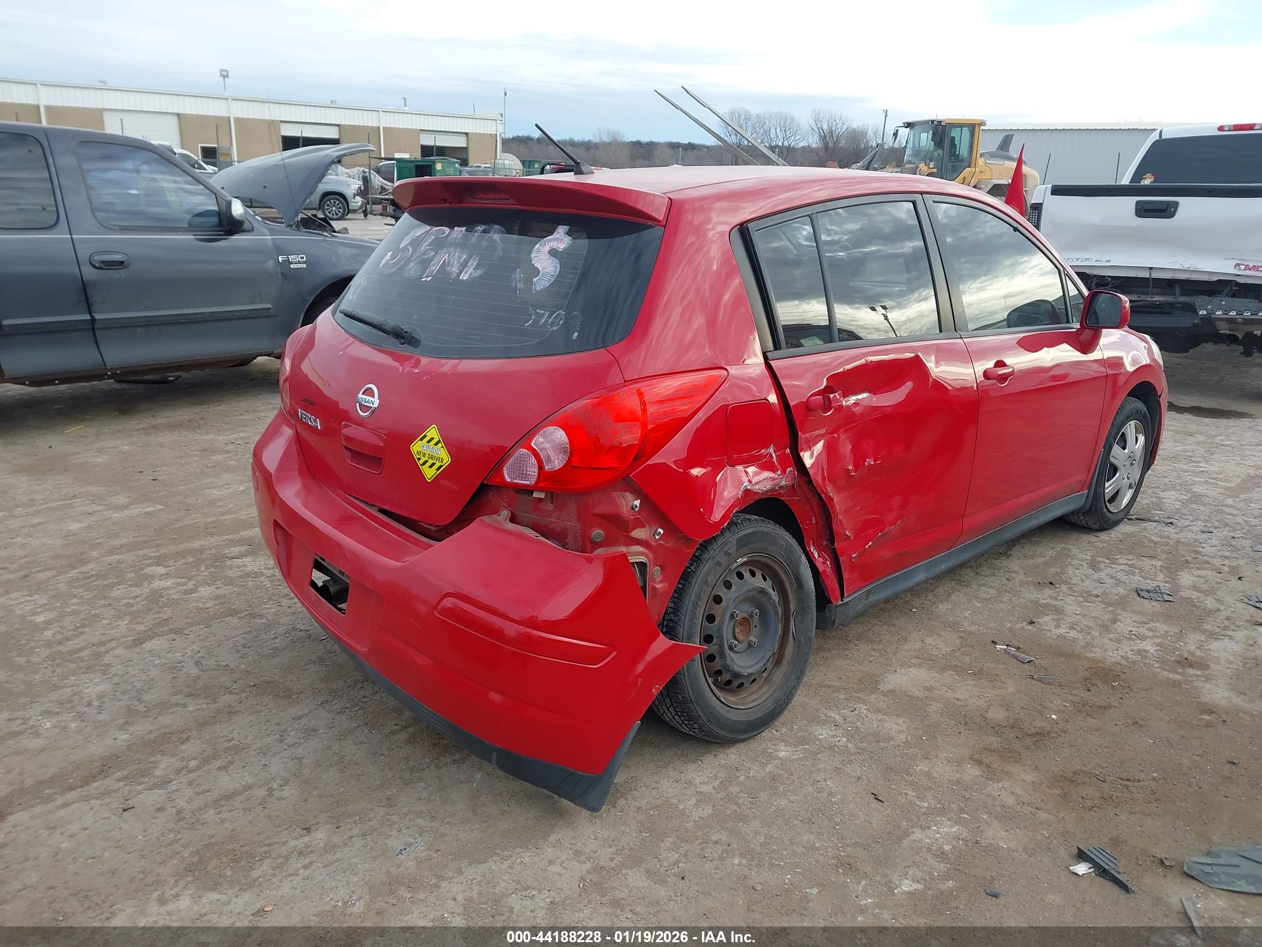 NISSAN VERSA image 4