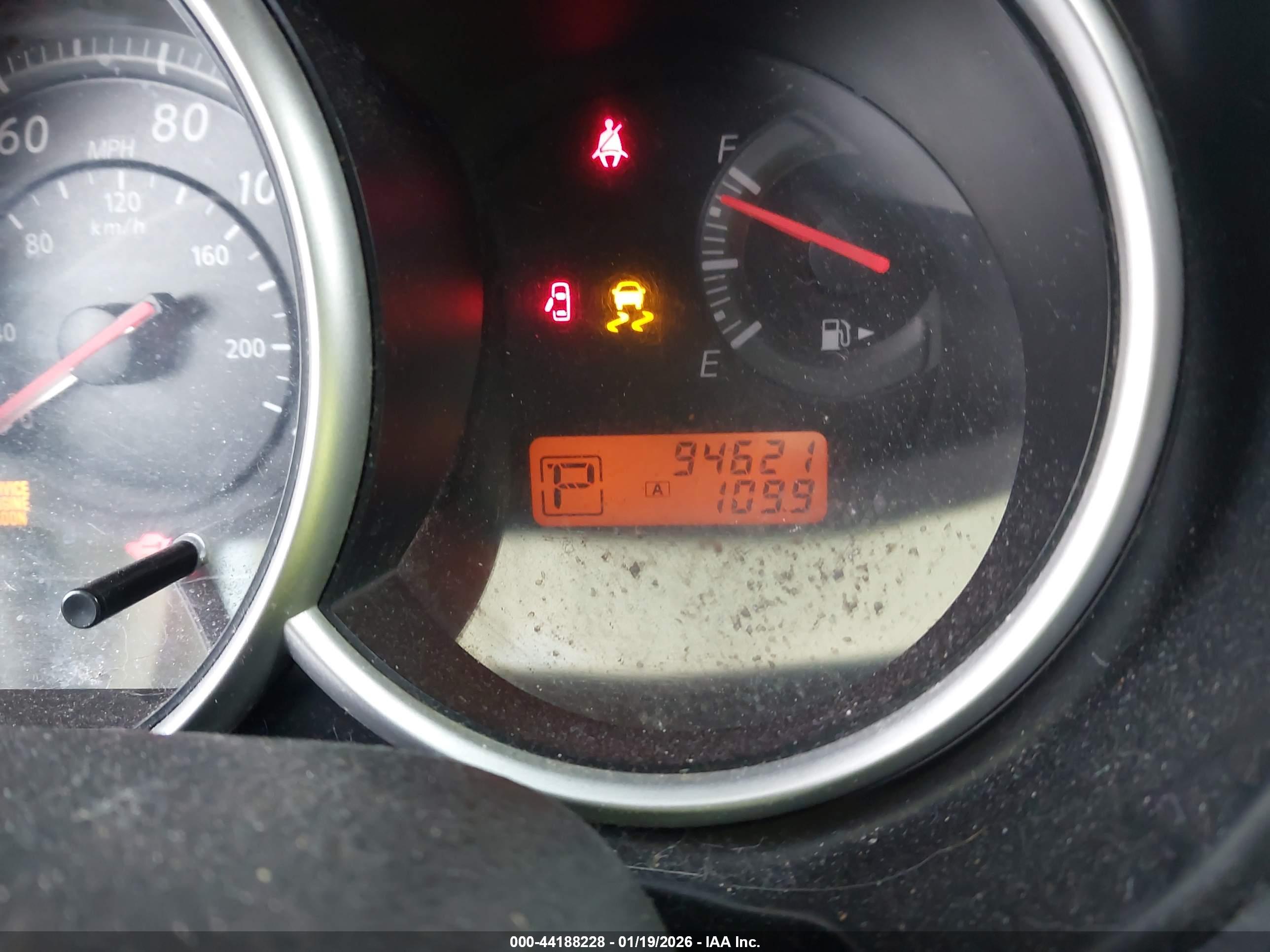 NISSAN VERSA image 7