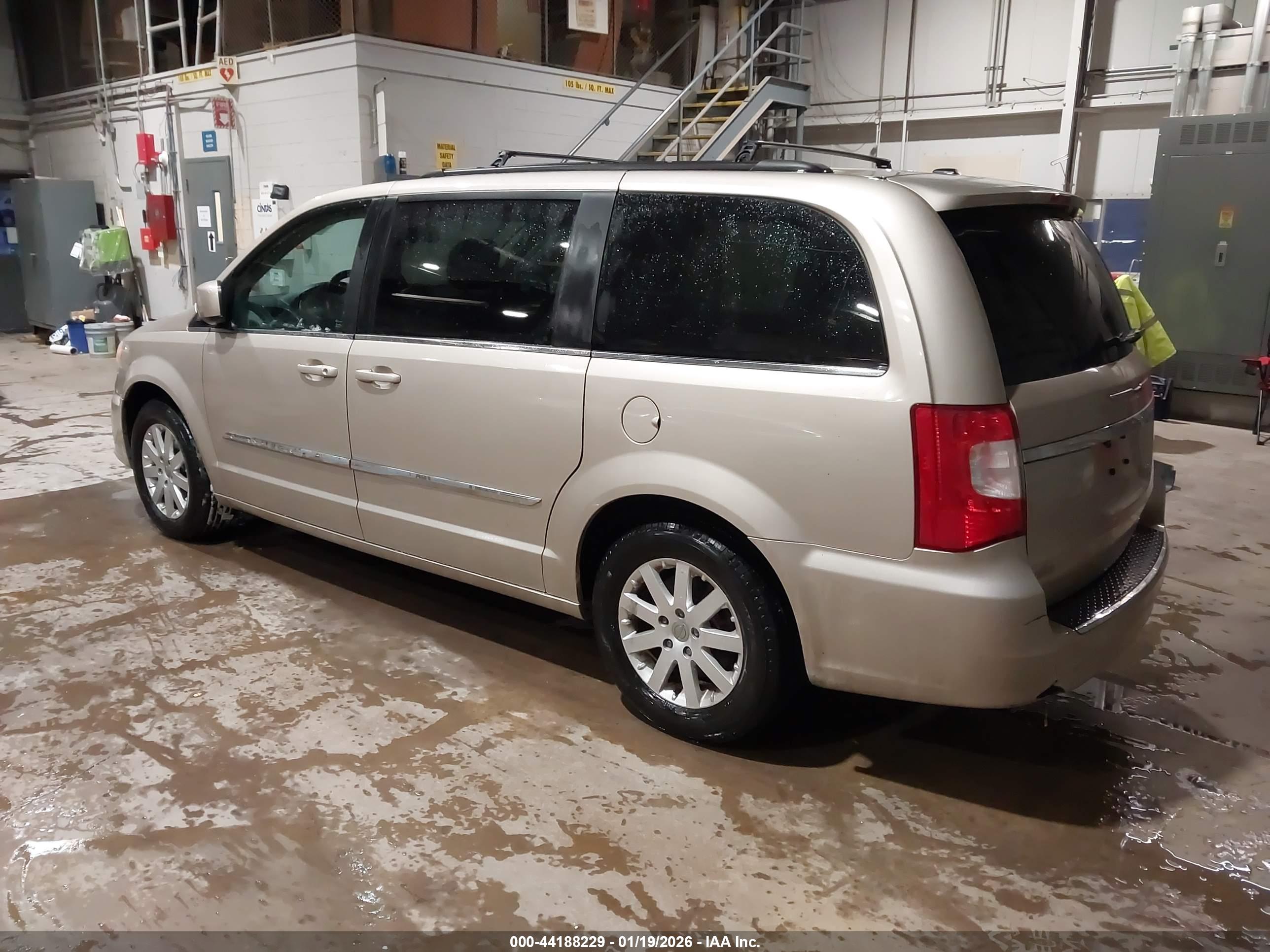 CHRYSLER TOWN image 3