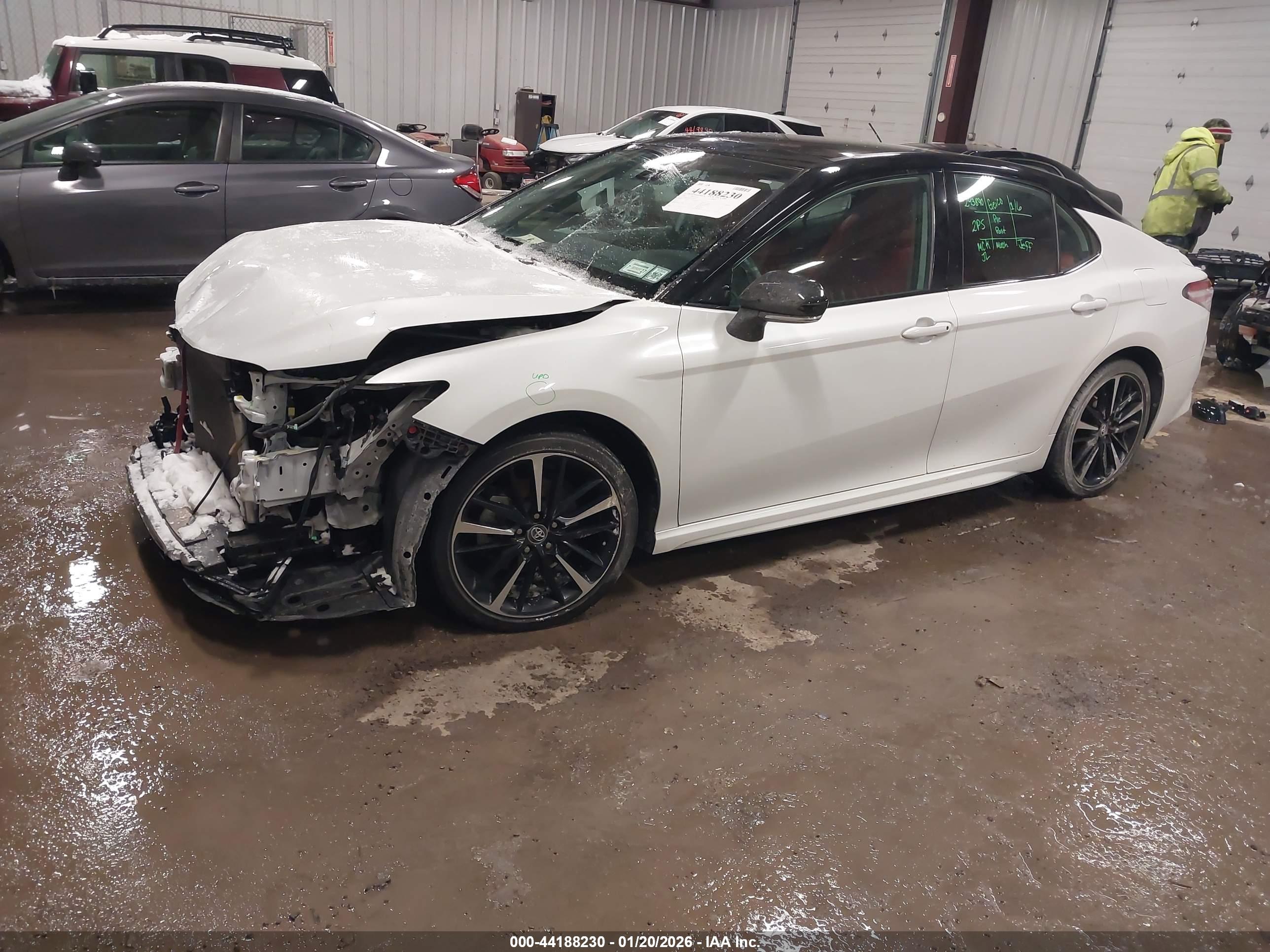 TOYOTA CAMRY image 2