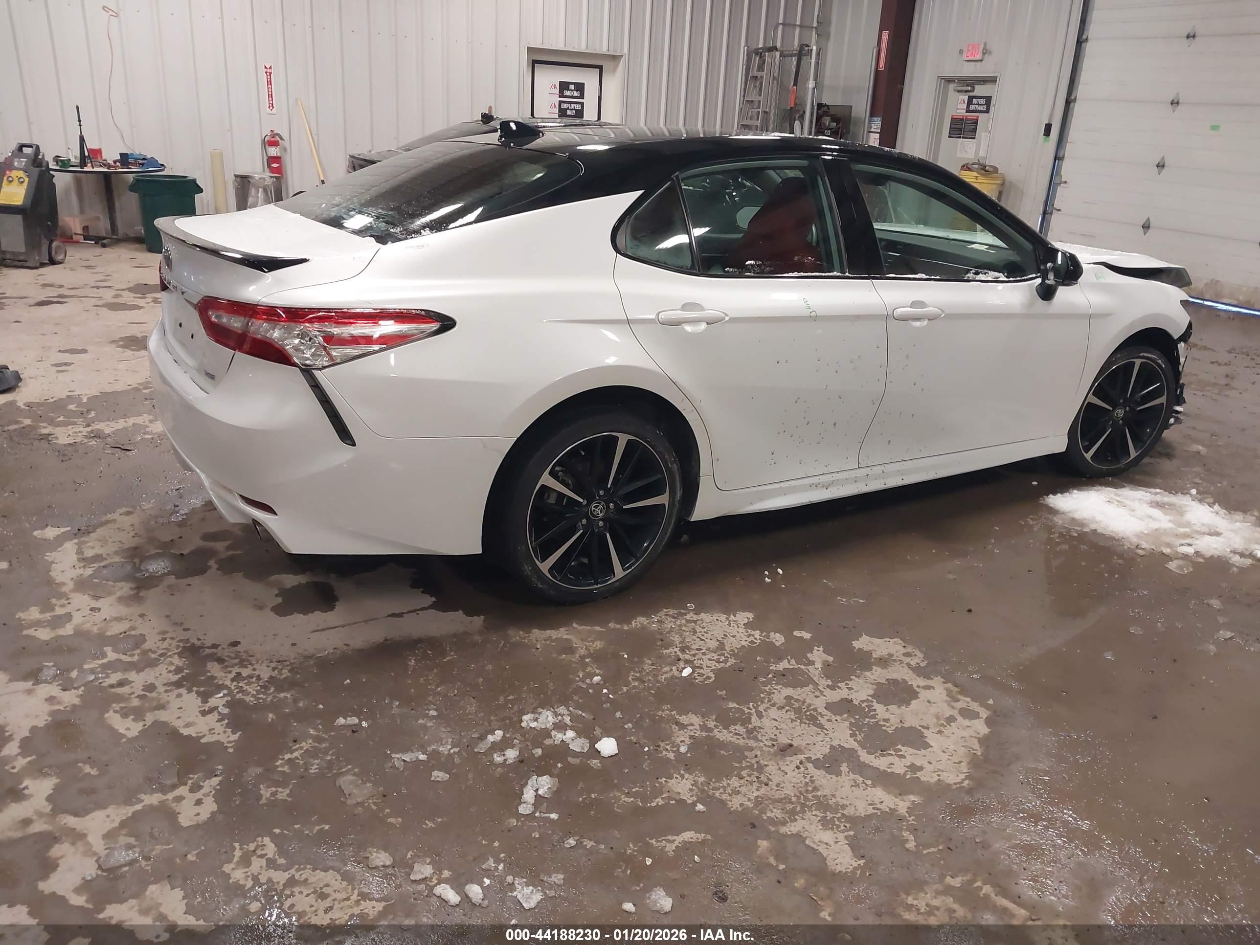 TOYOTA CAMRY image 4