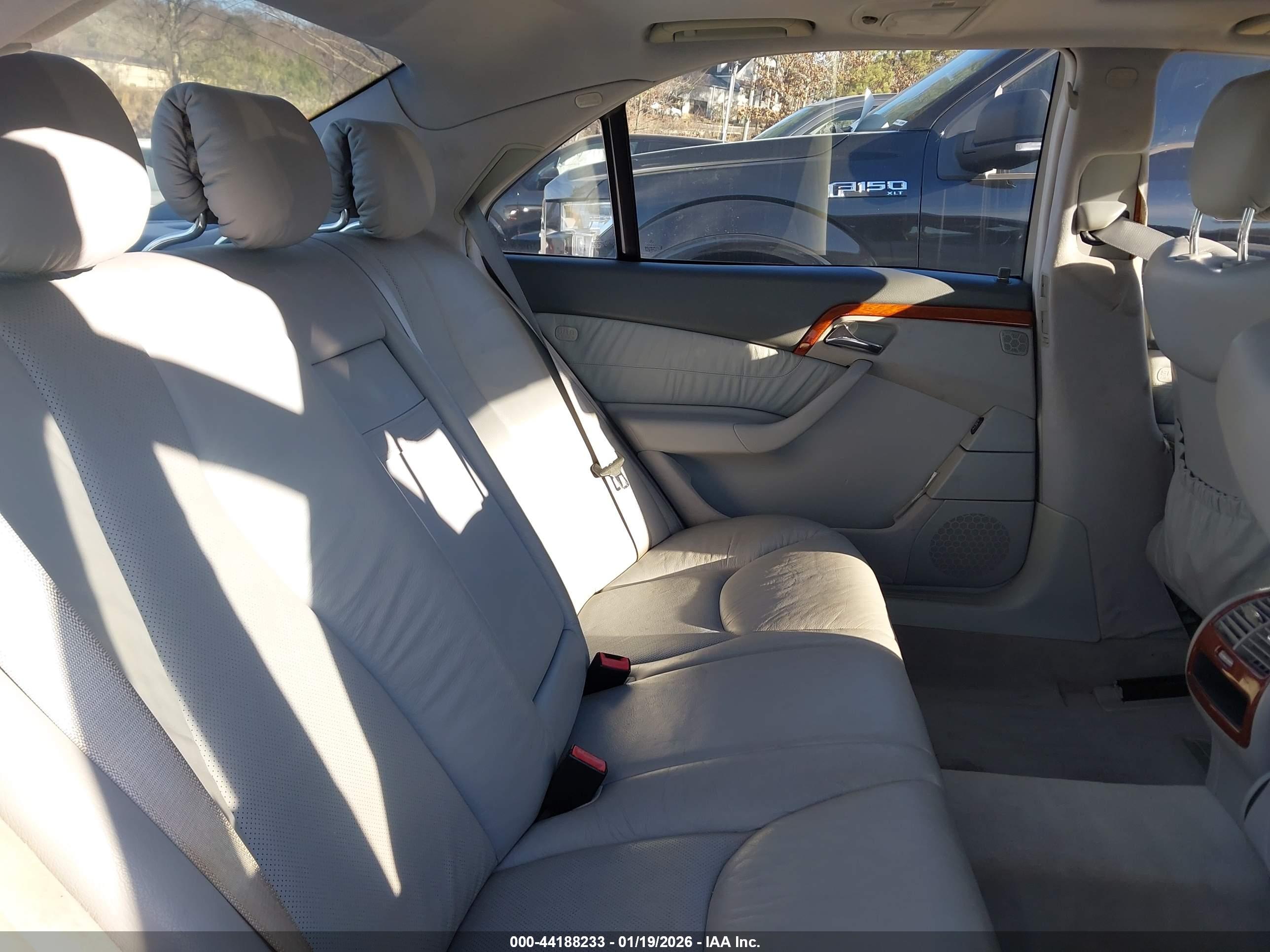 MERCEDES-BENZ S image 8