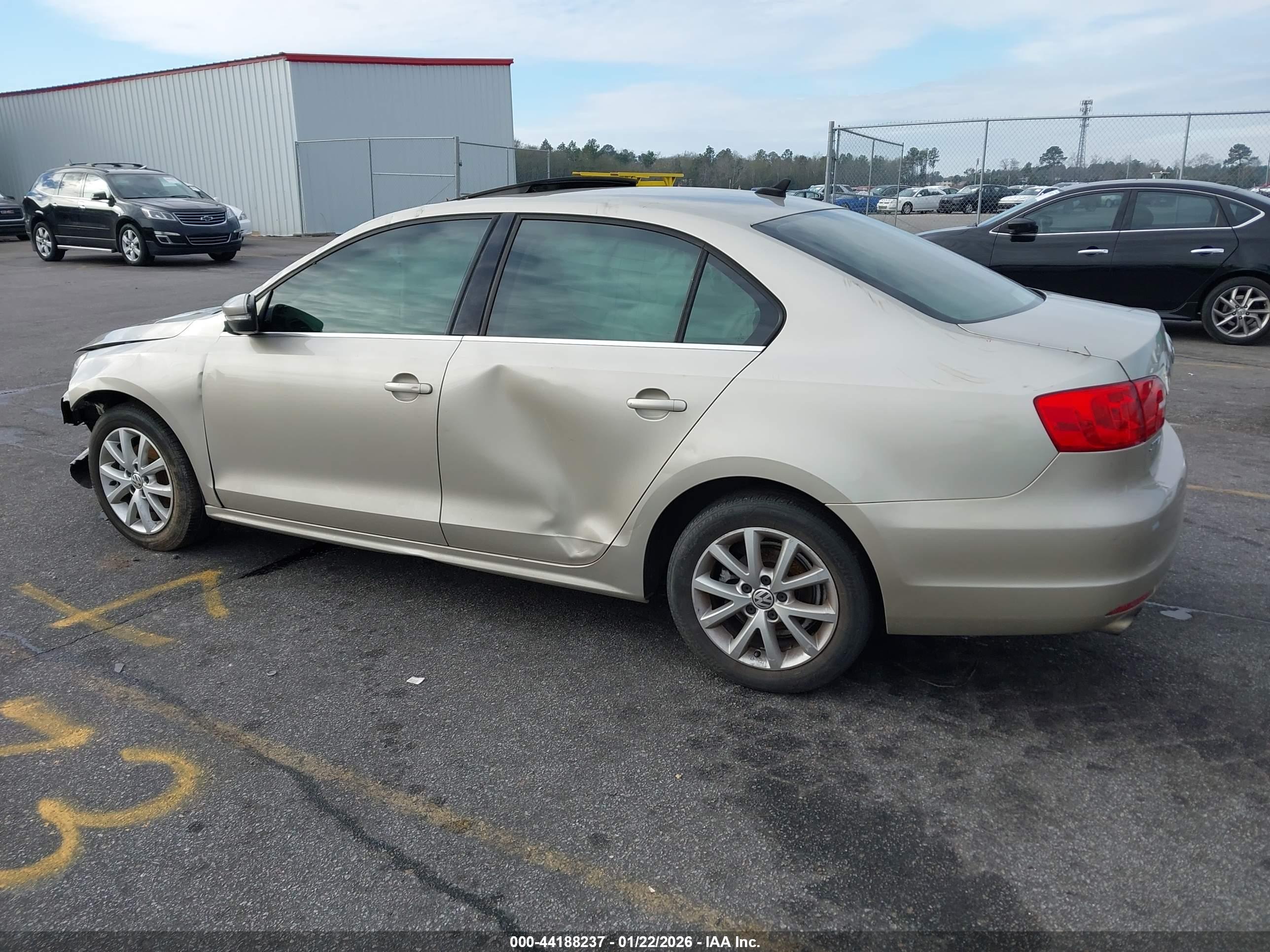 VOLKSWAGEN JETTA image 3
