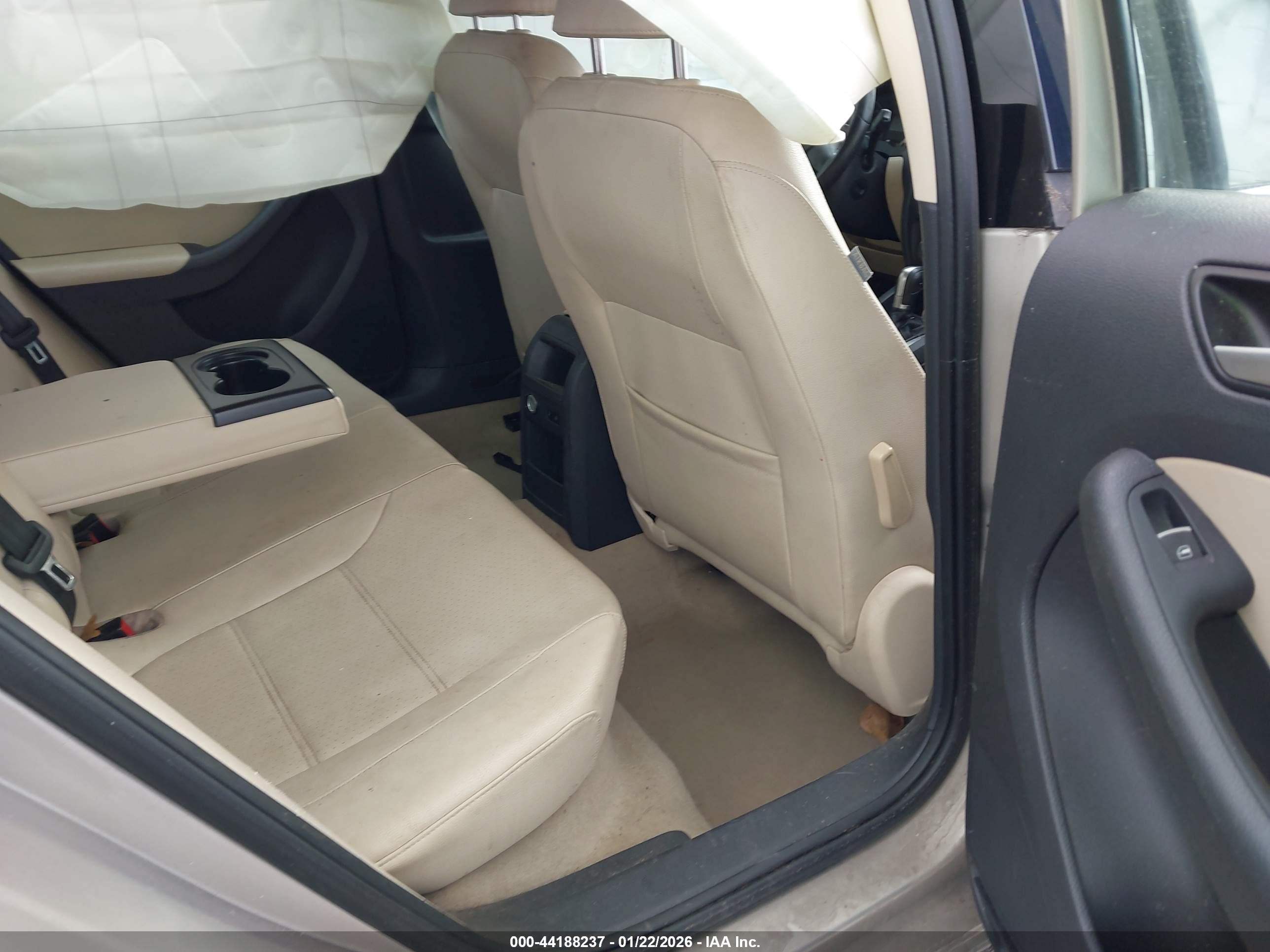 VOLKSWAGEN JETTA image 8