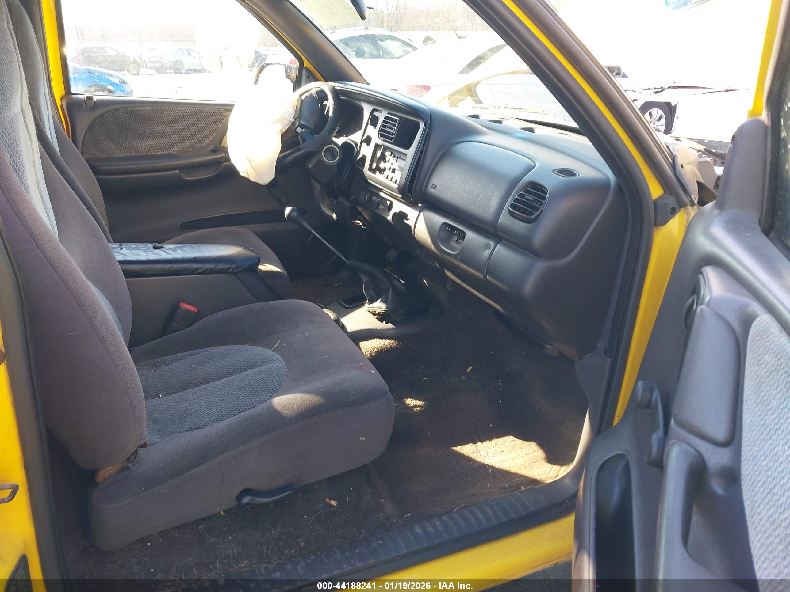DODGE DAKOTA image 5