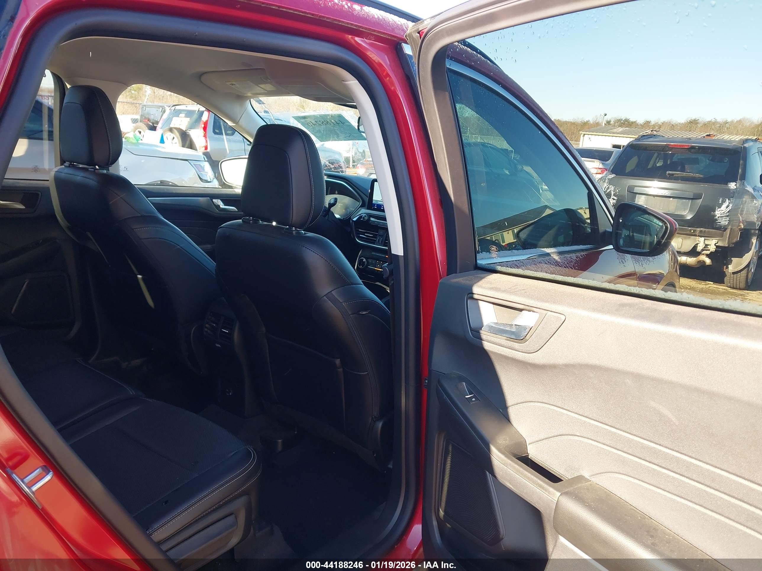 FORD ESCAPE image 8